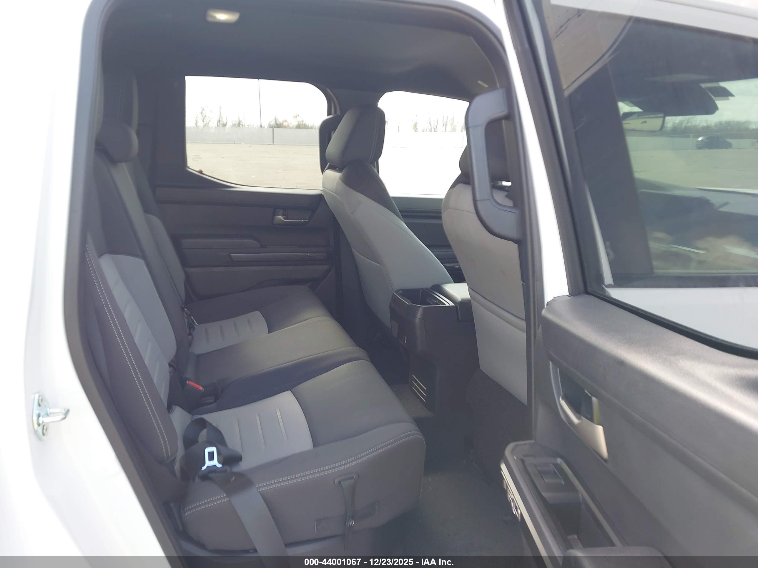 TOYOTA TACOMA image 8