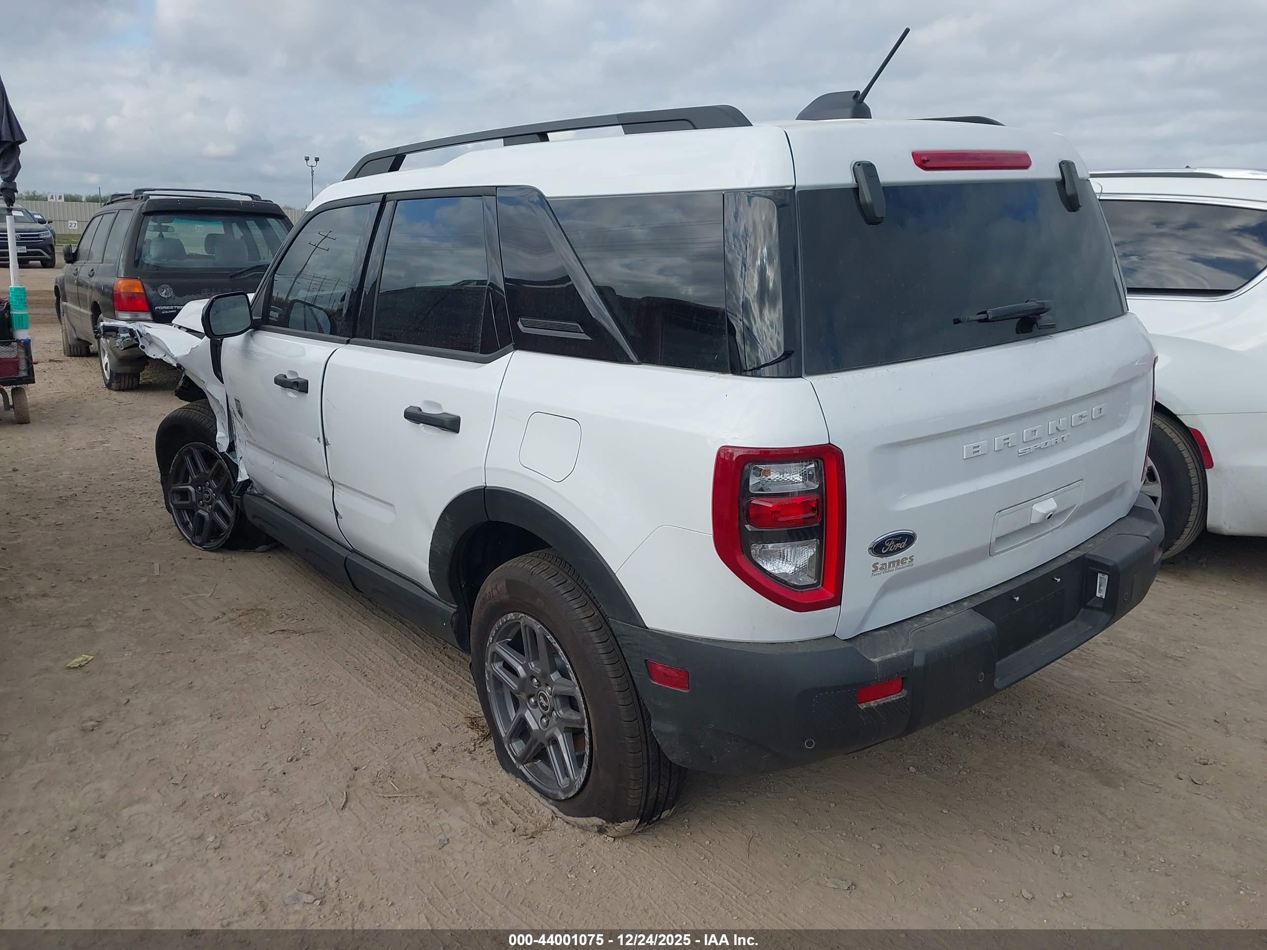 FORD BRONCO image 3