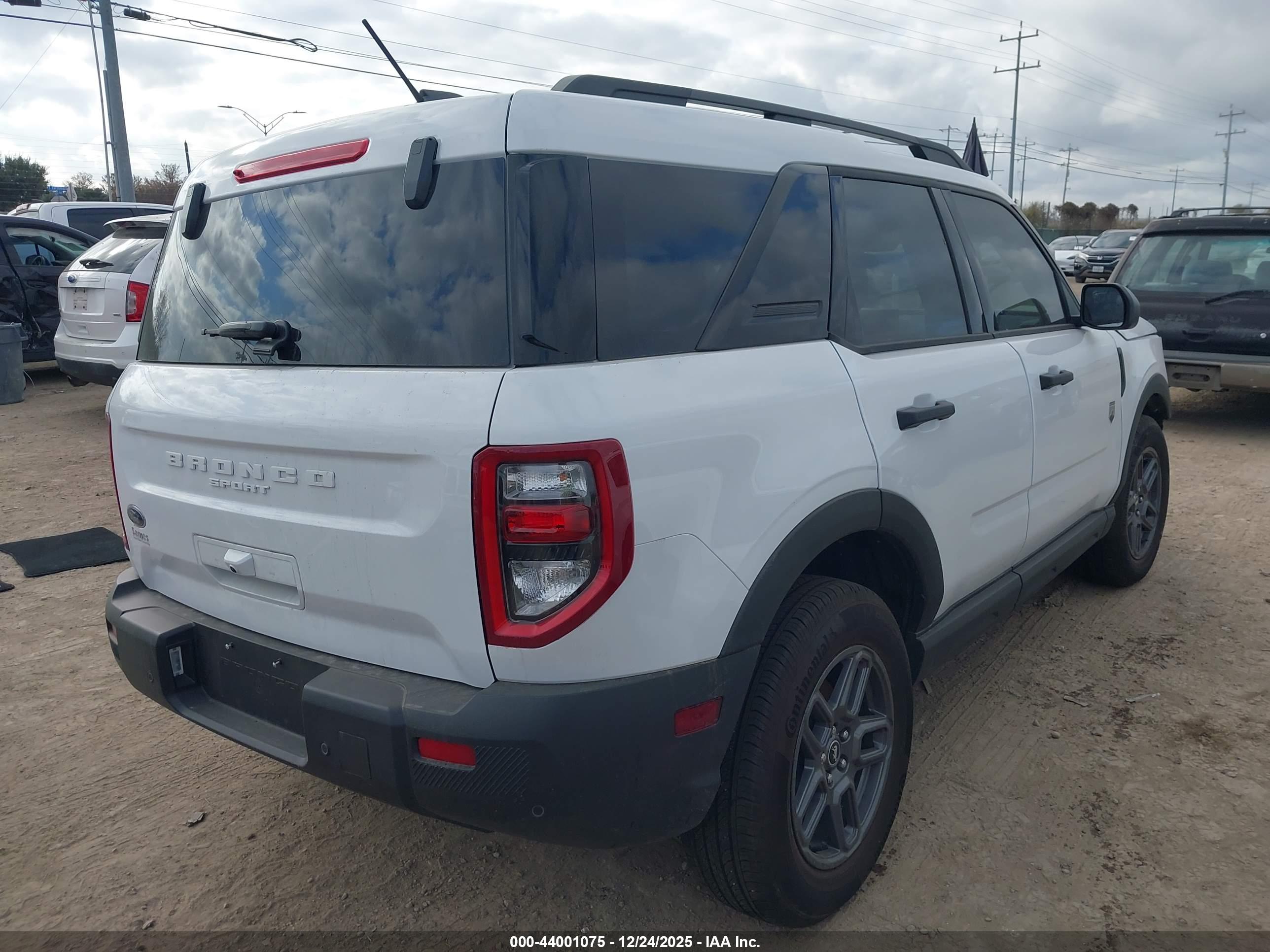 FORD BRONCO image 4