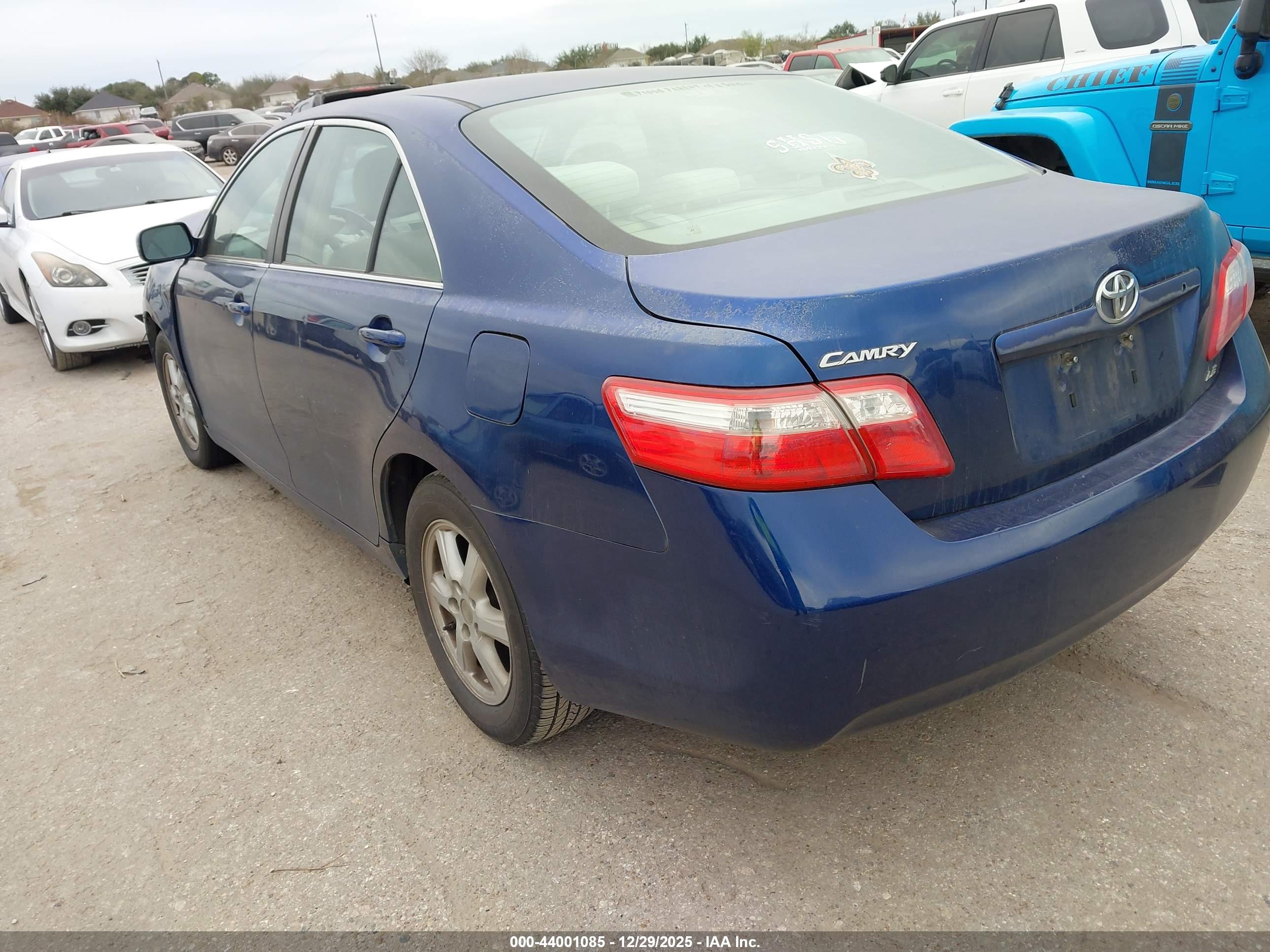 TOYOTA CAMRY image 3