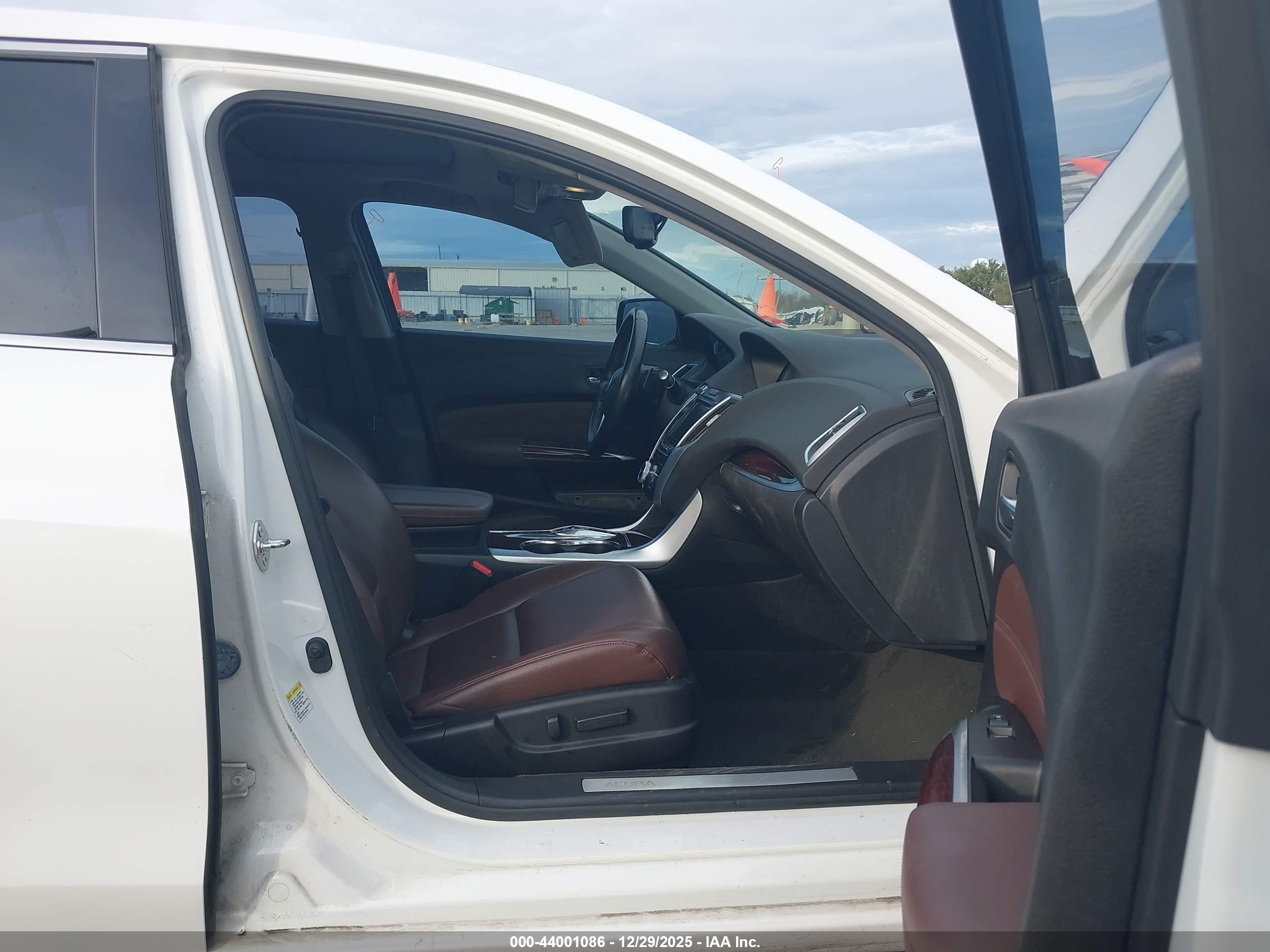 ACURA TLX image 5
