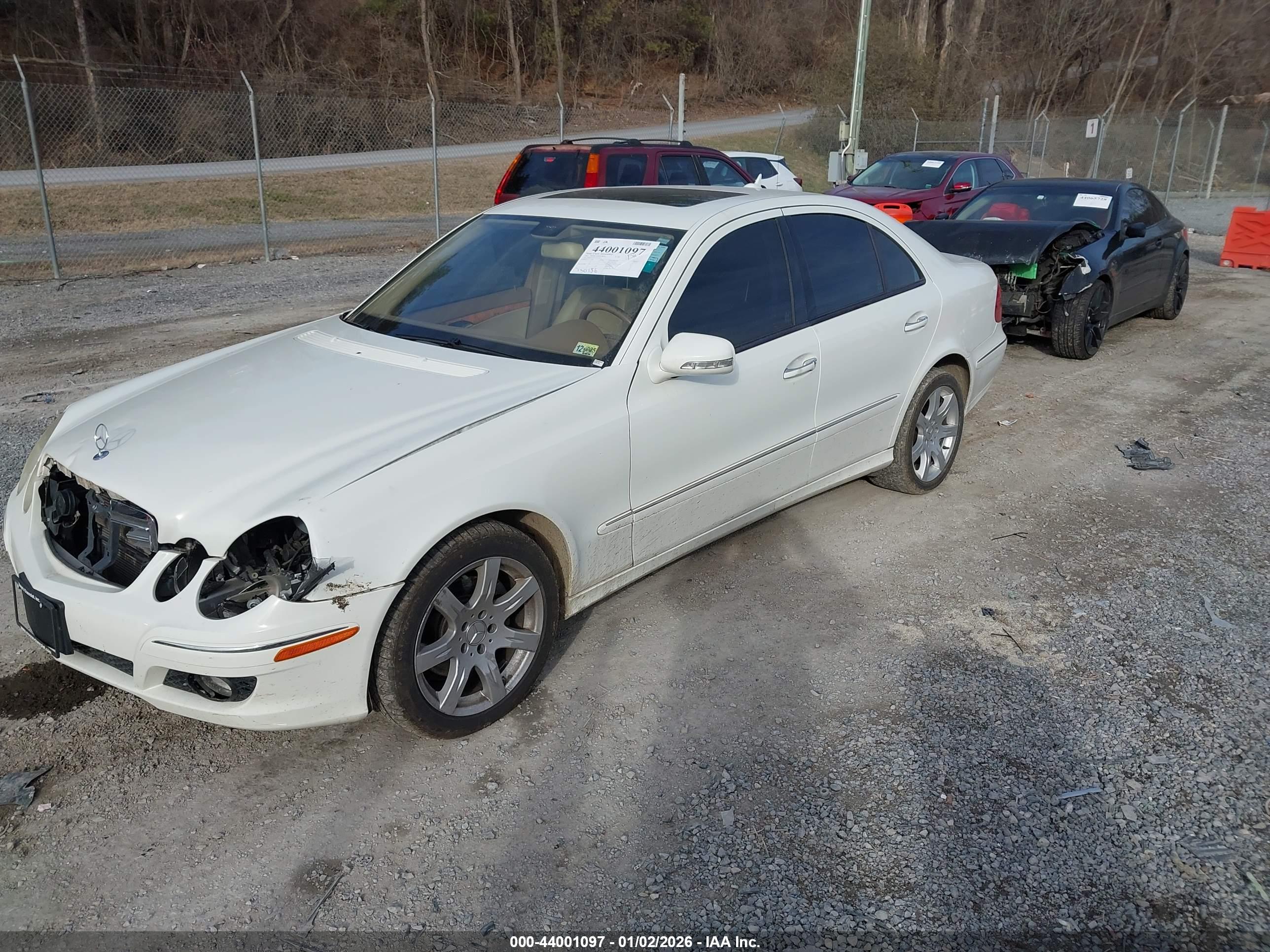 MERCEDES-BENZ E image 2