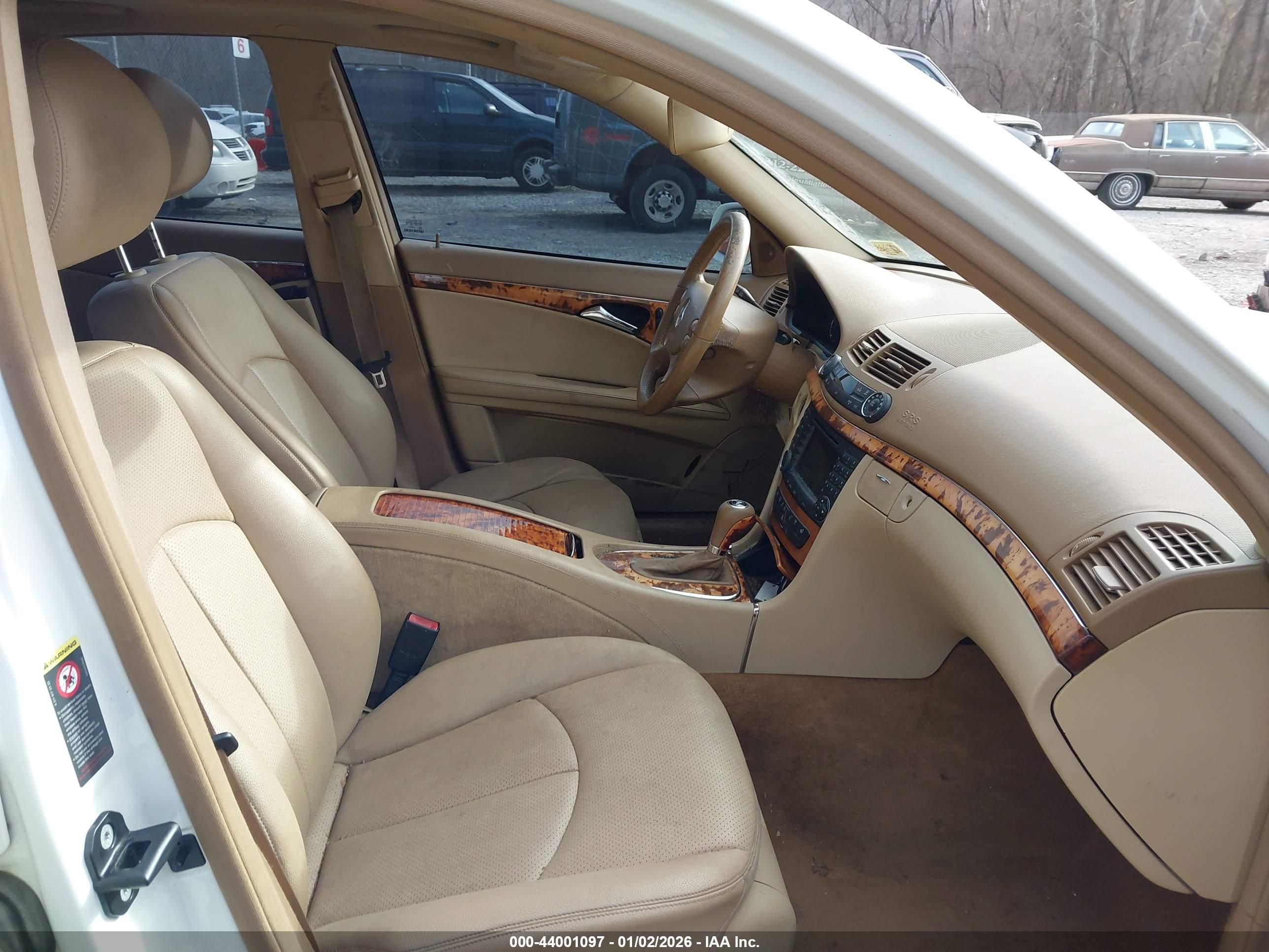 MERCEDES-BENZ E image 5