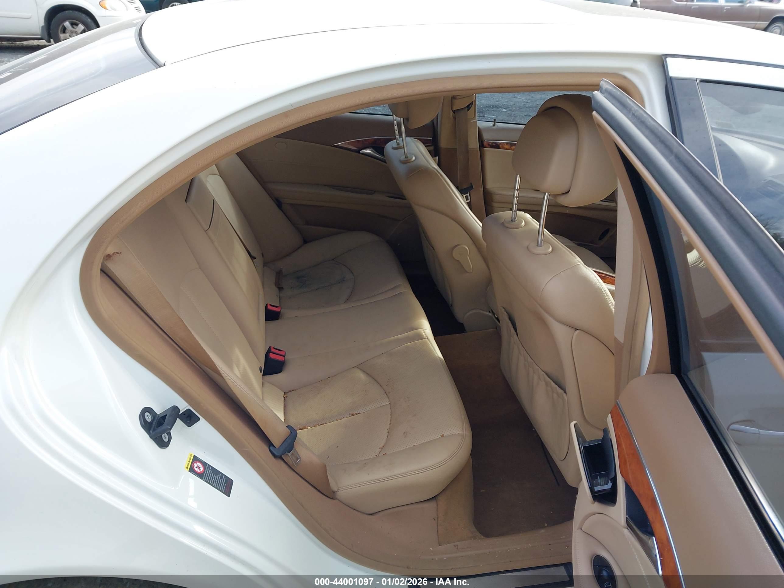 MERCEDES-BENZ E image 8