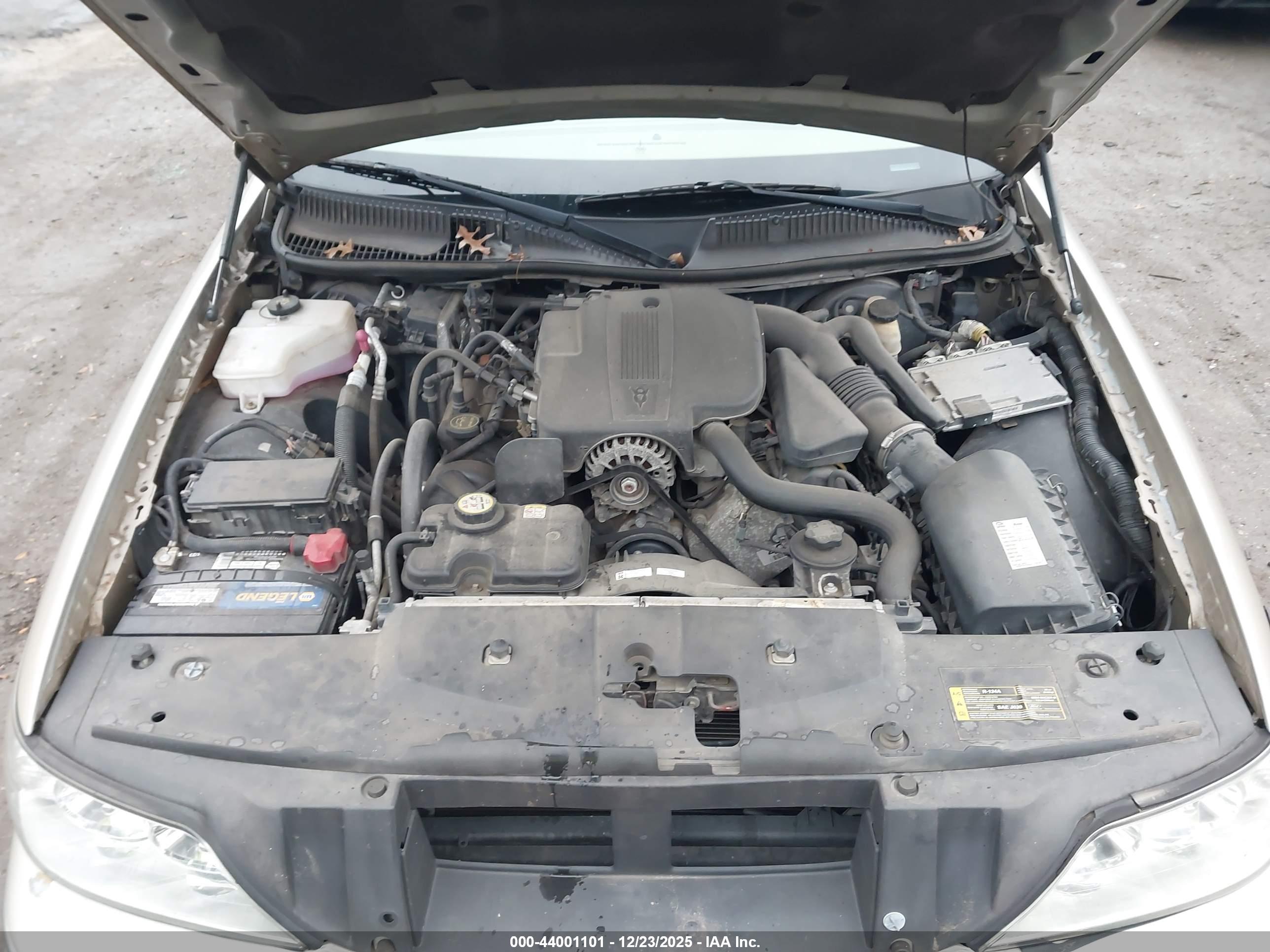 LINCOLN TOWN image 10