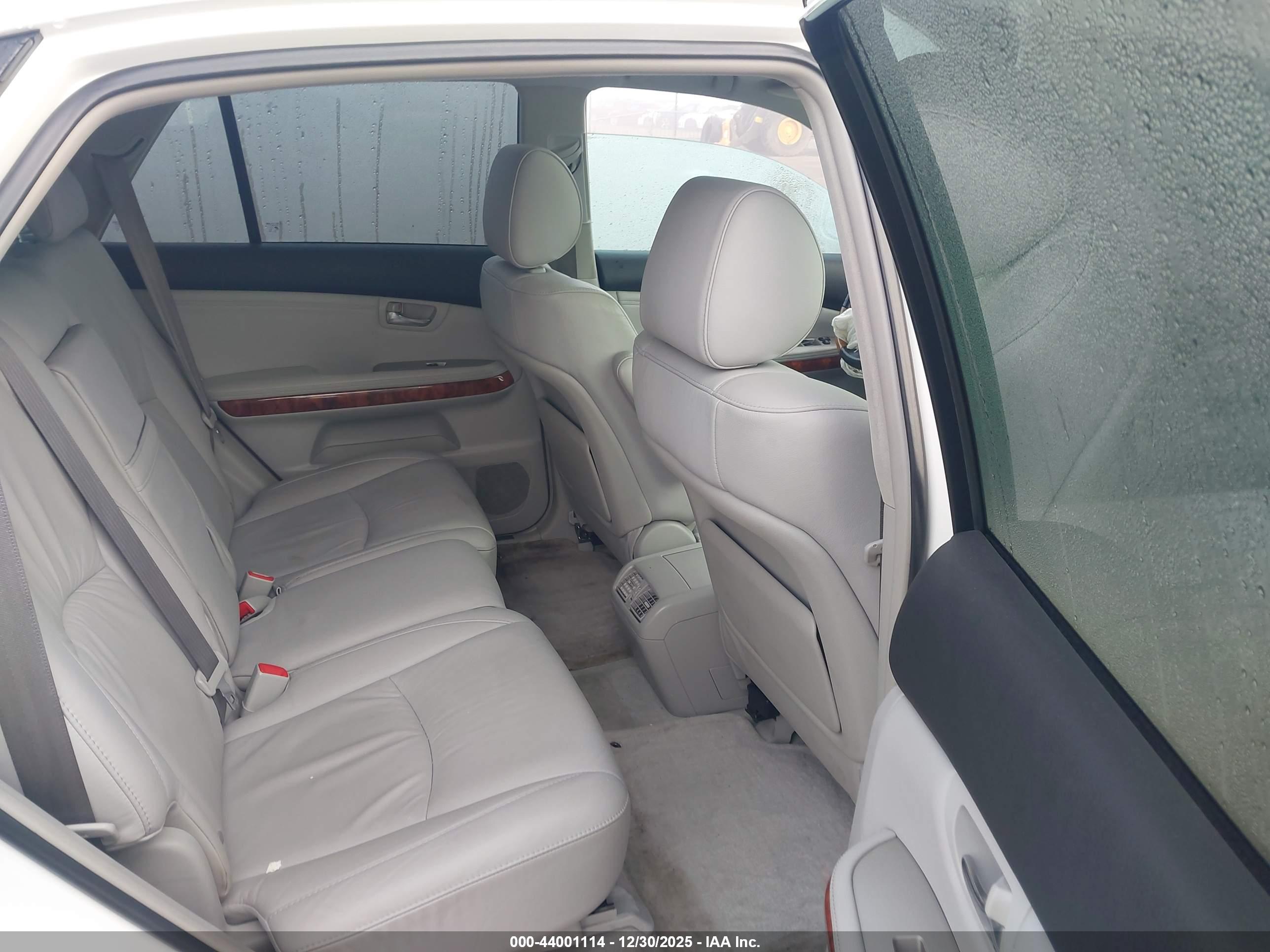 LEXUS RX image 8