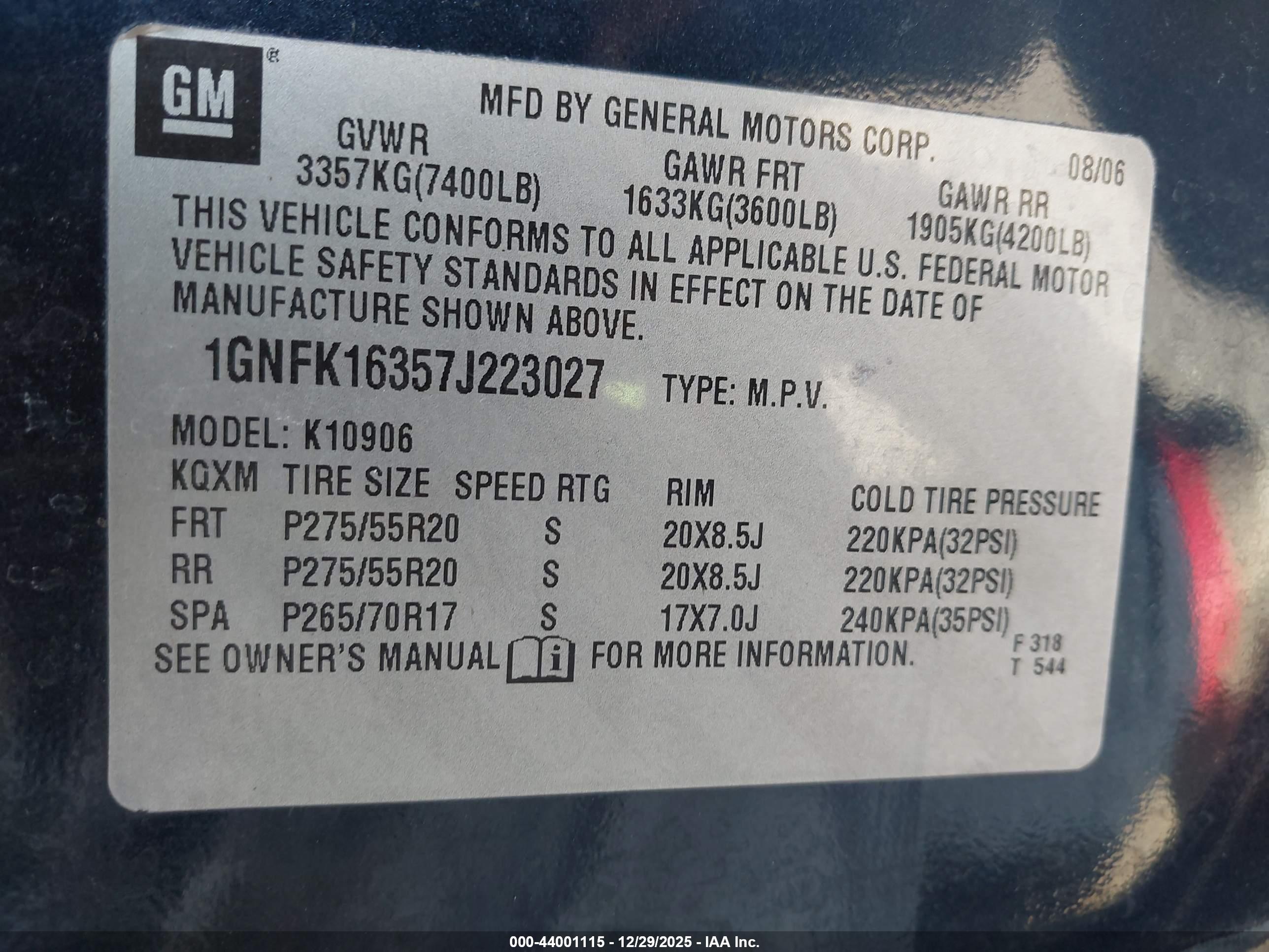 CHEVROLET SUBURBAN image 9