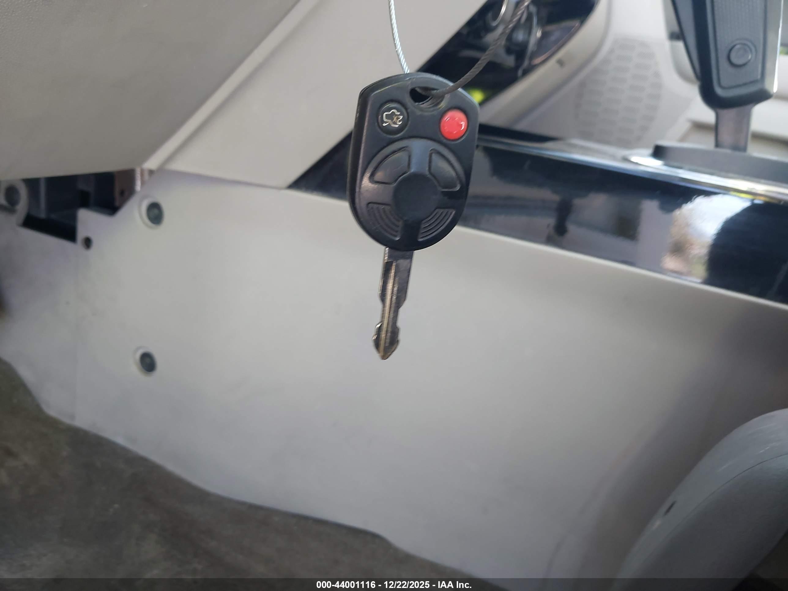 MAZDA TRIBUTE image 11