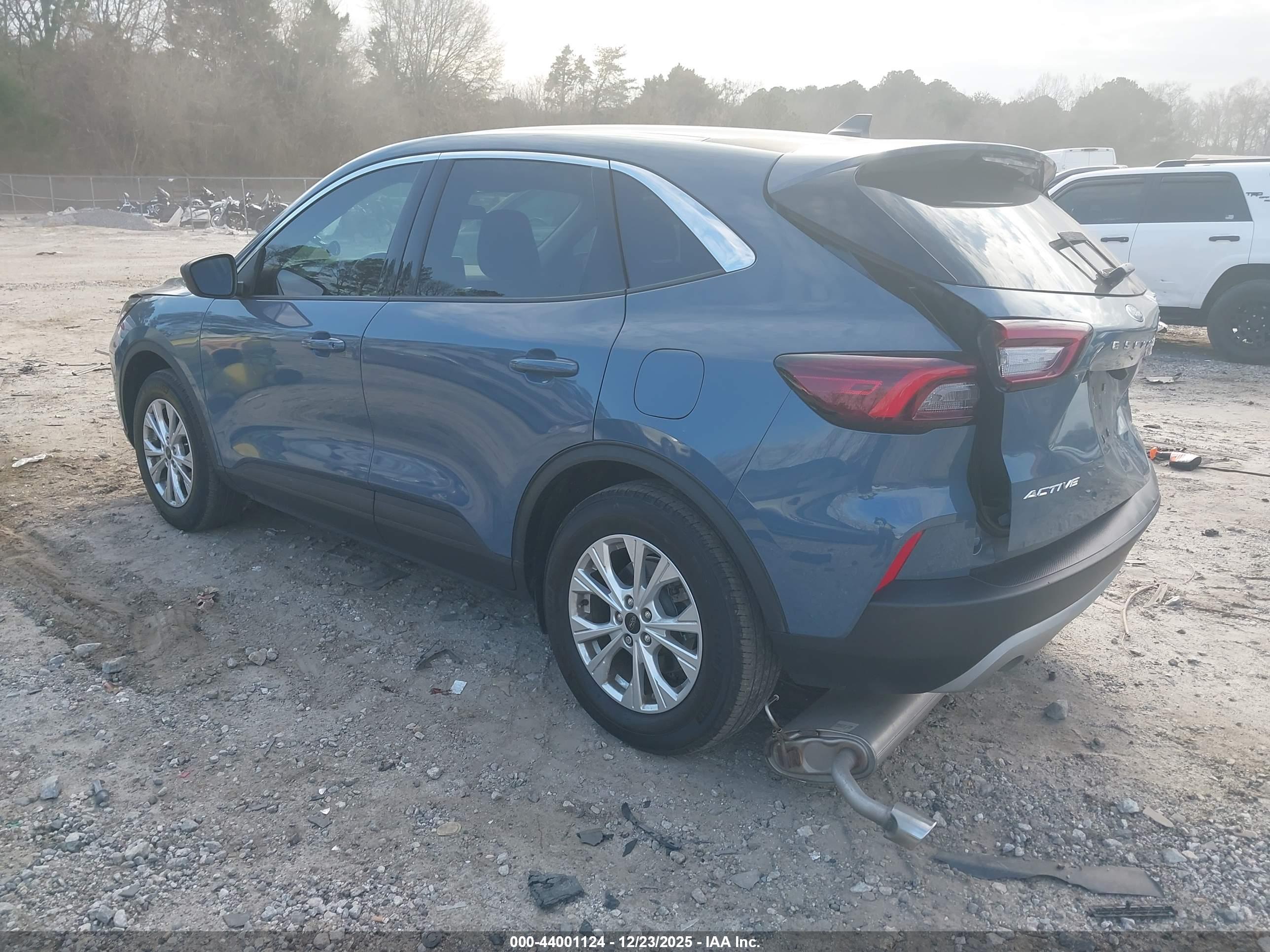 FORD ESCAPE image 3