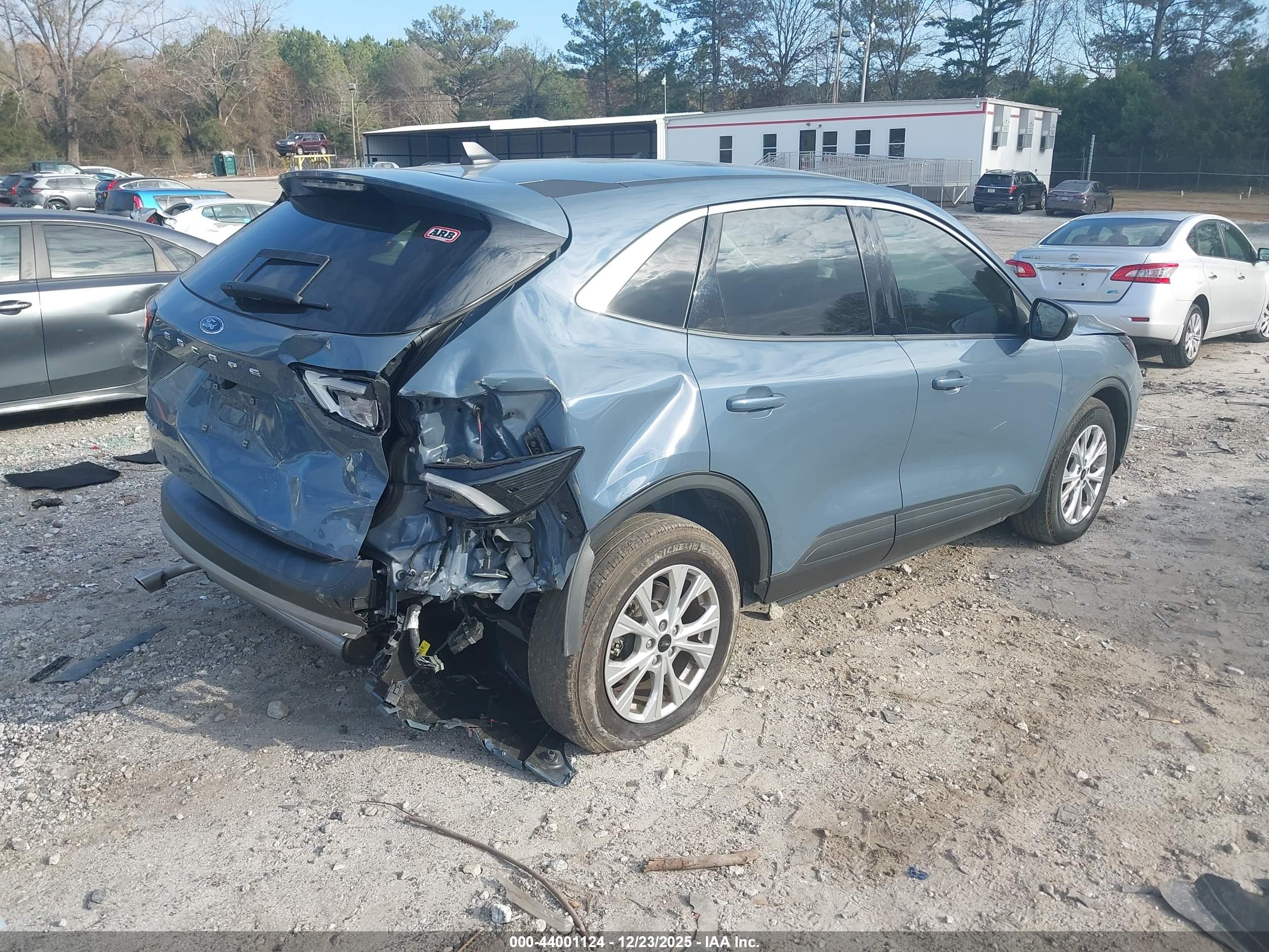 FORD ESCAPE image 4