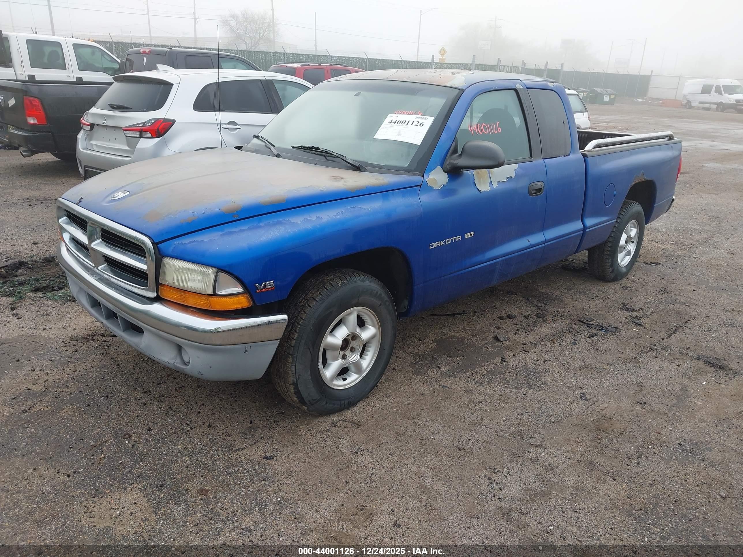 DODGE DAKOTA image 2