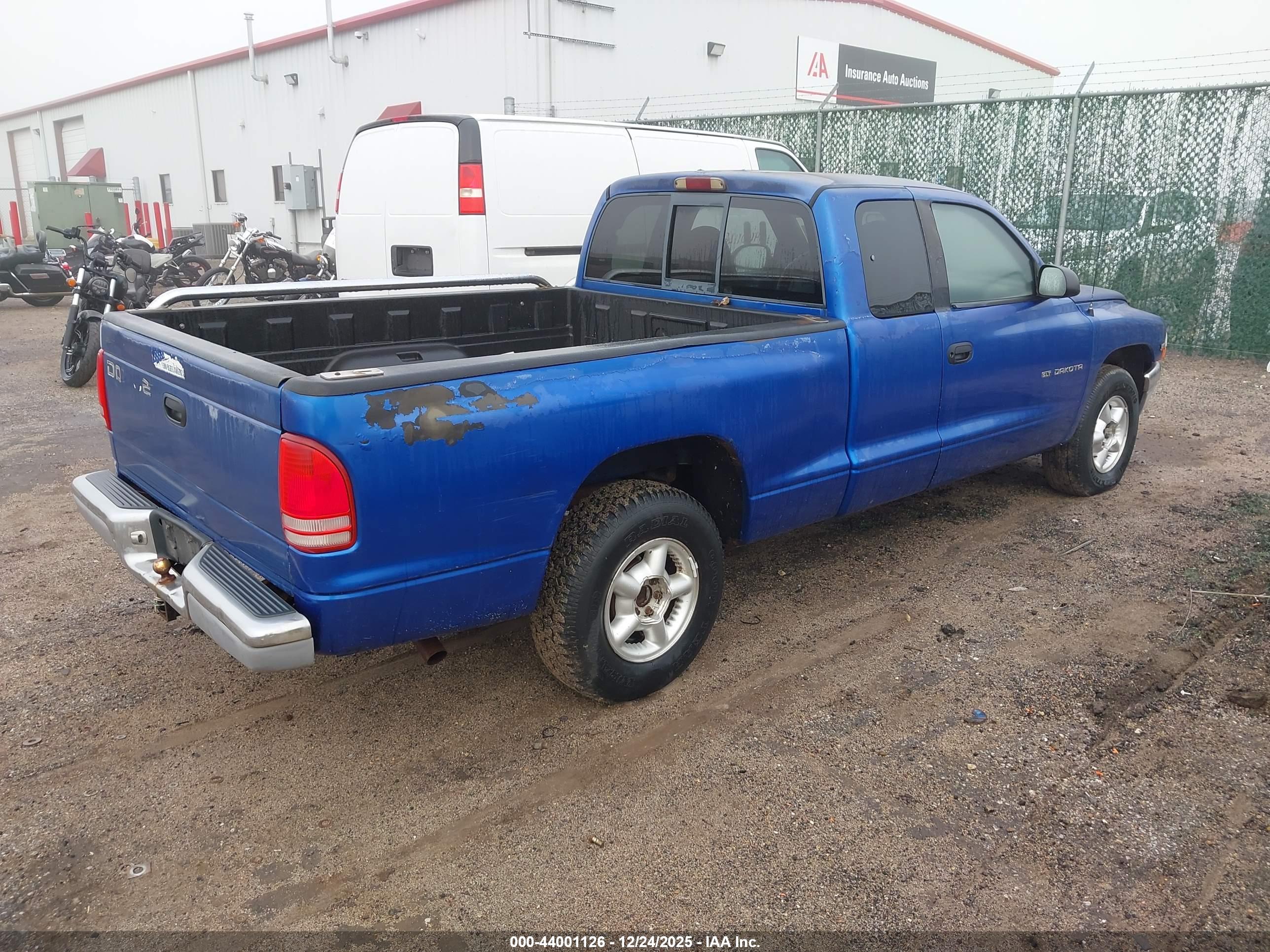 DODGE DAKOTA image 4