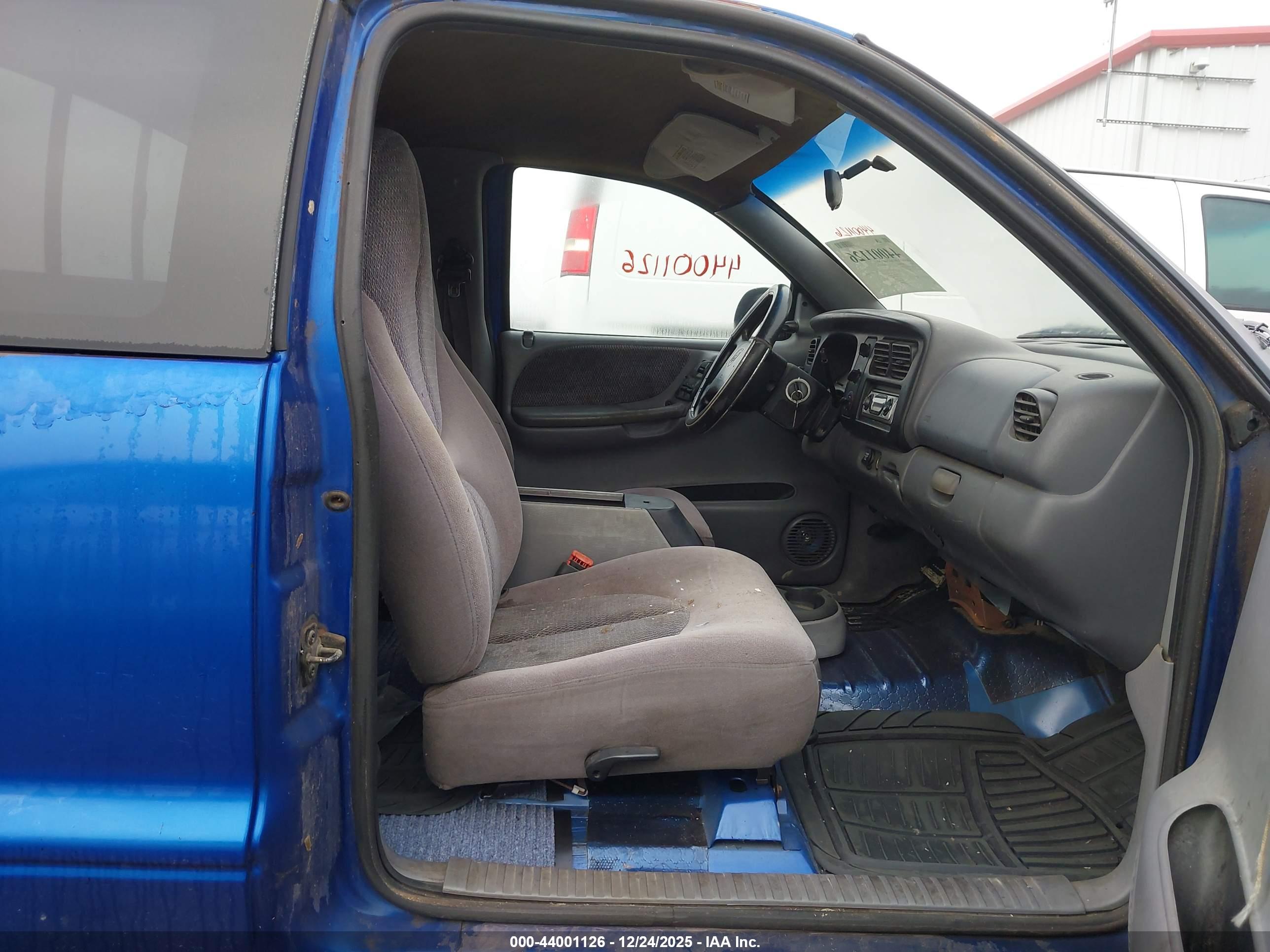 DODGE DAKOTA image 5