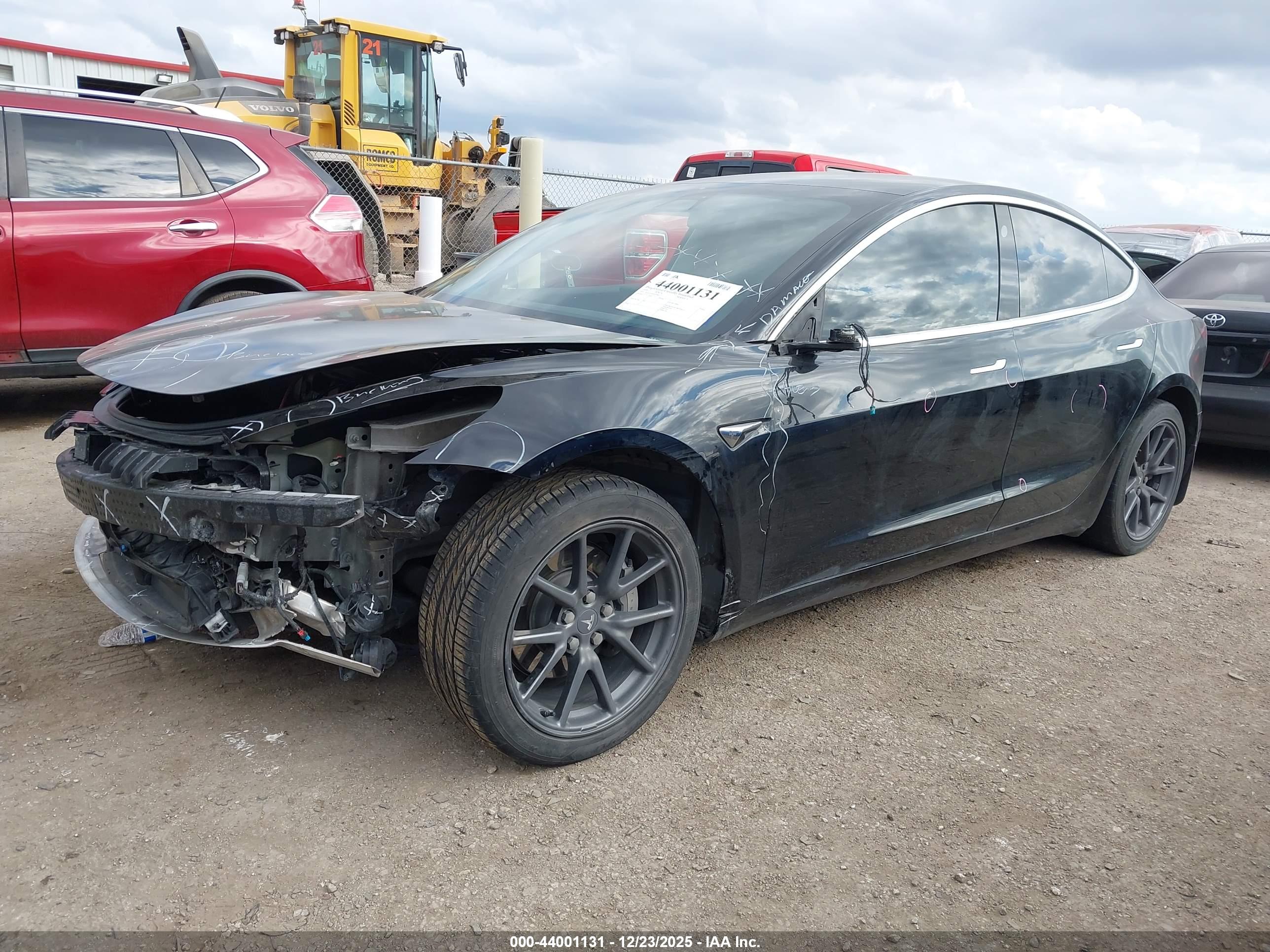 TESLA MODEL image 2