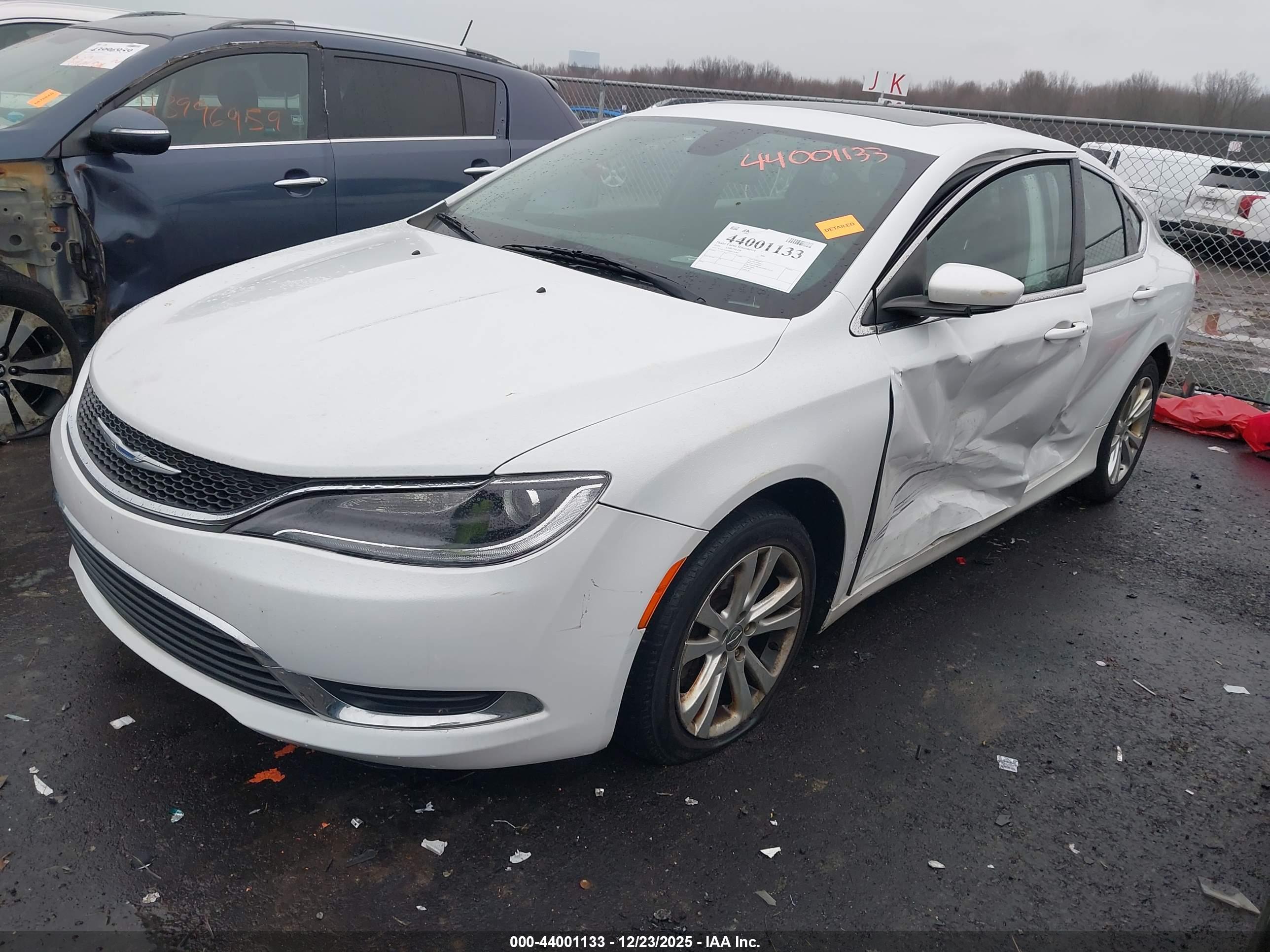 CHRYSLER 200 image 2