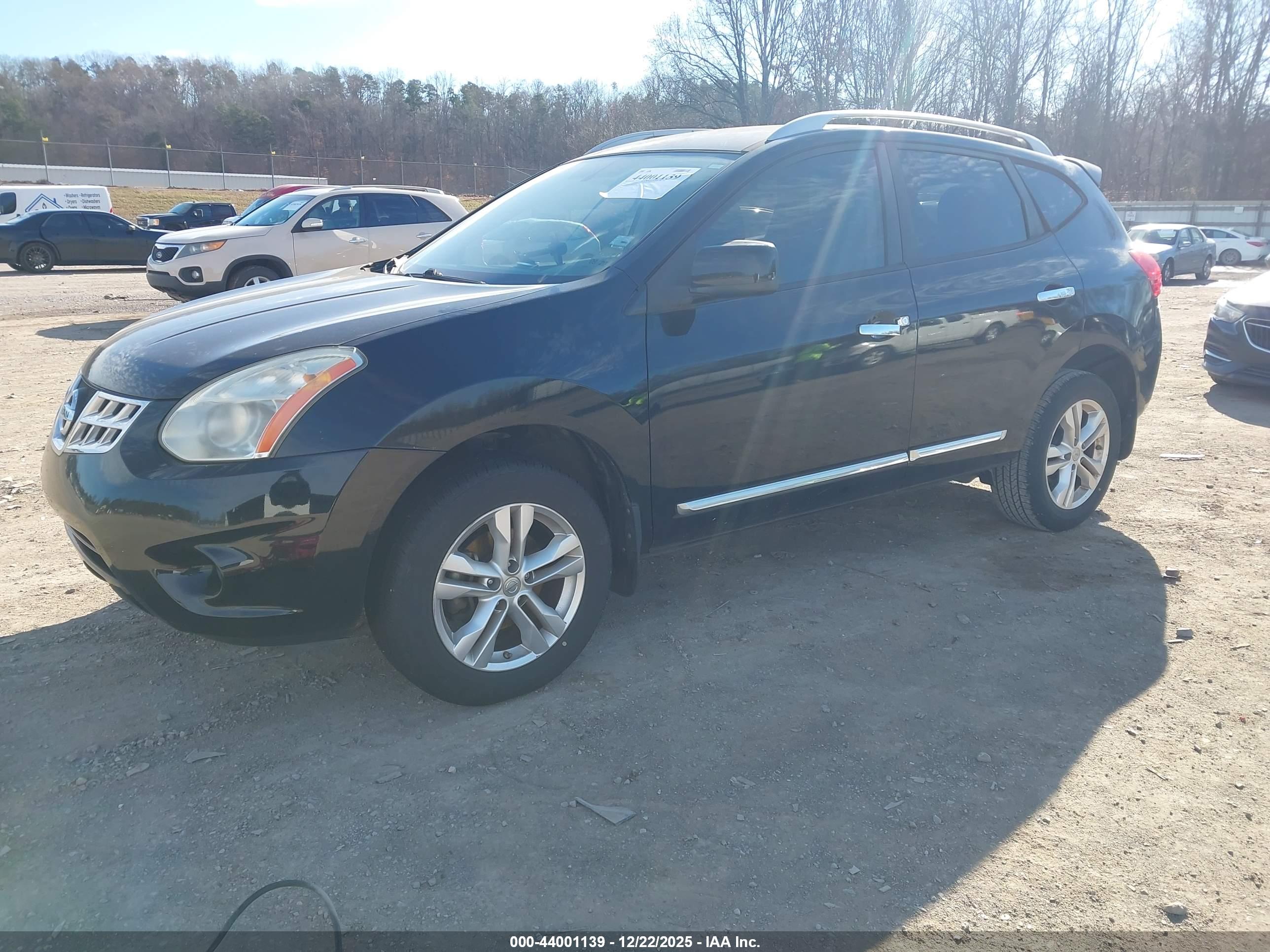 NISSAN ROGUE image 2