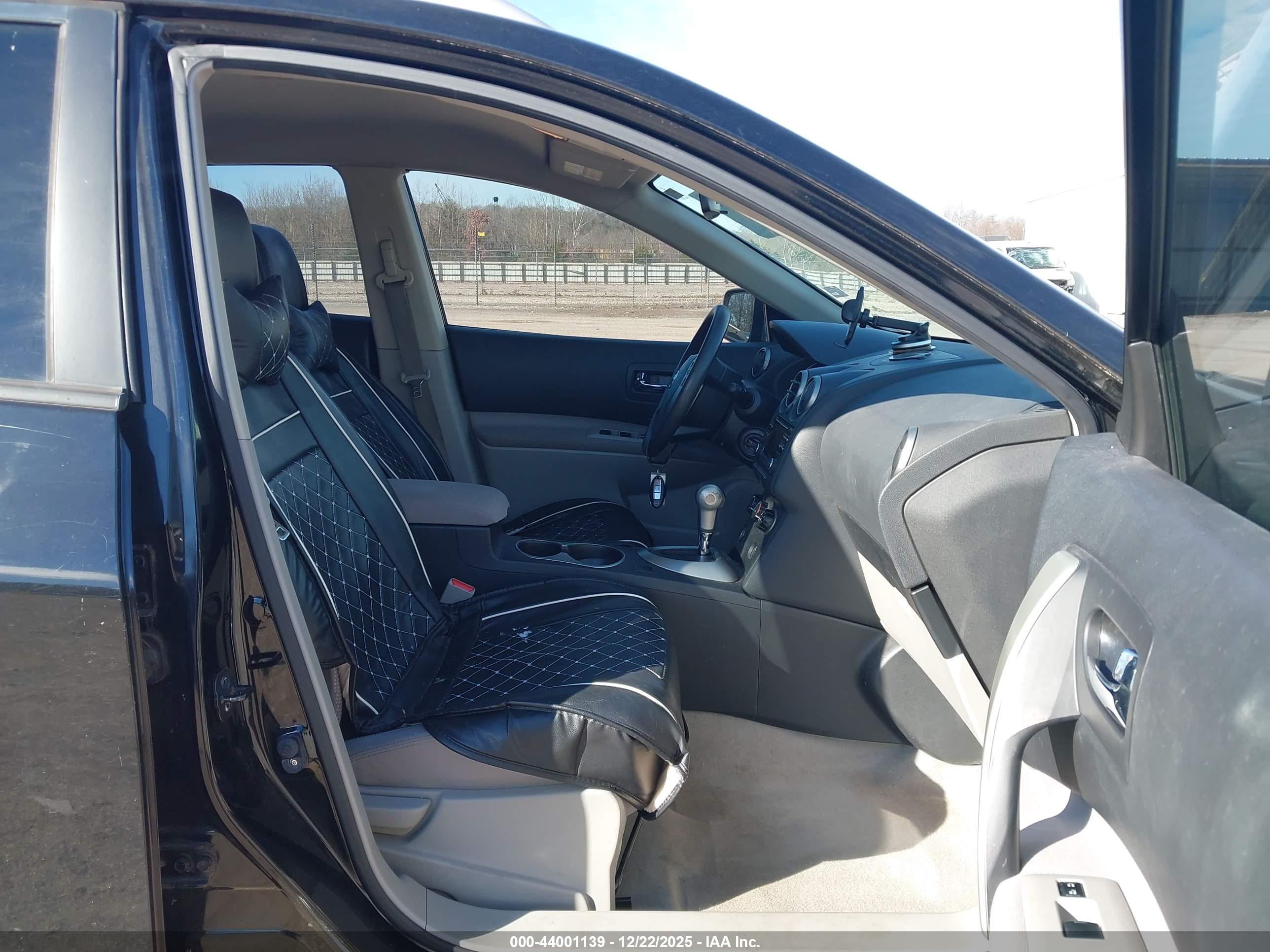 NISSAN ROGUE image 5