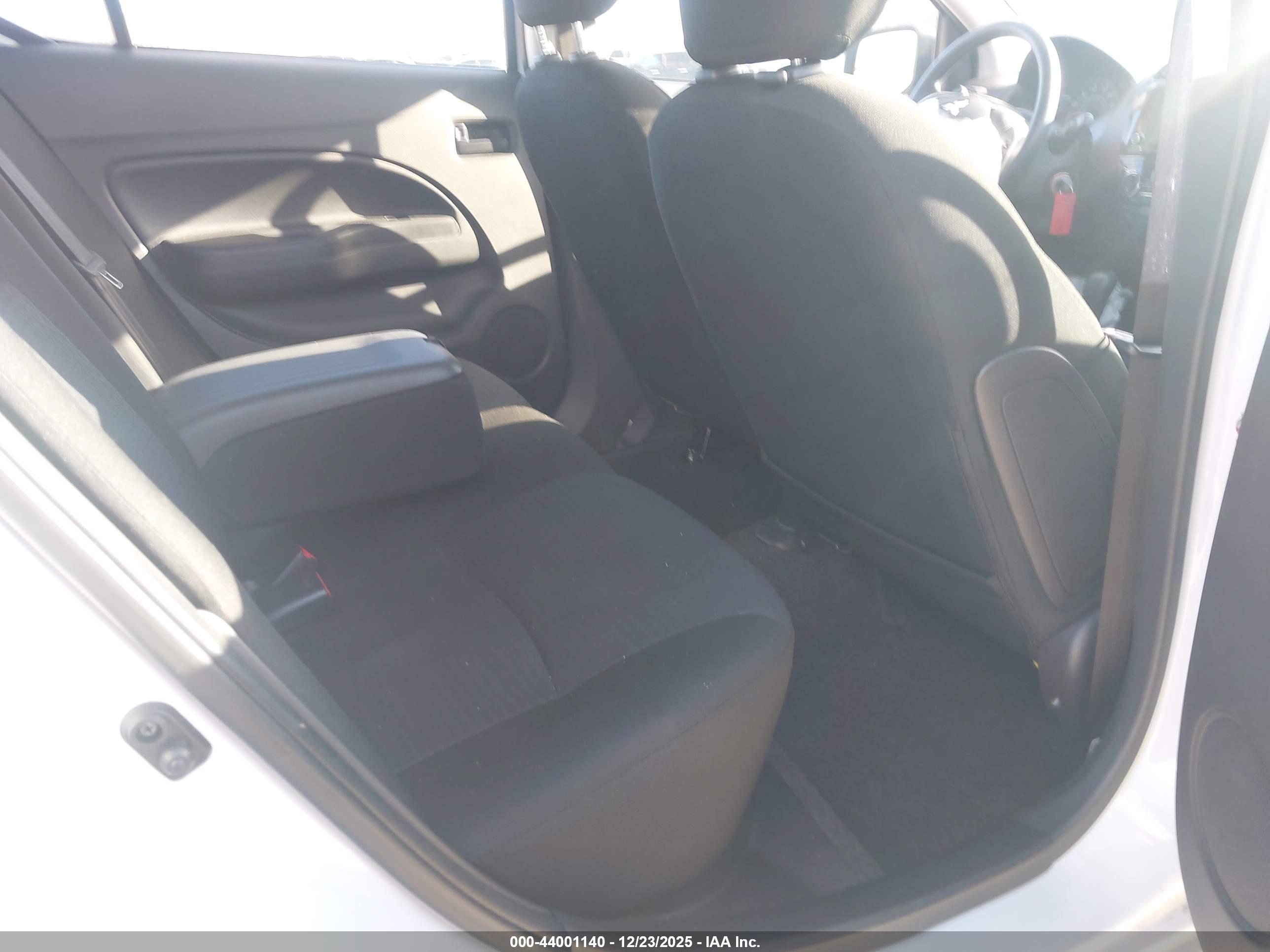MITSUBISHI MIRAGE image 8