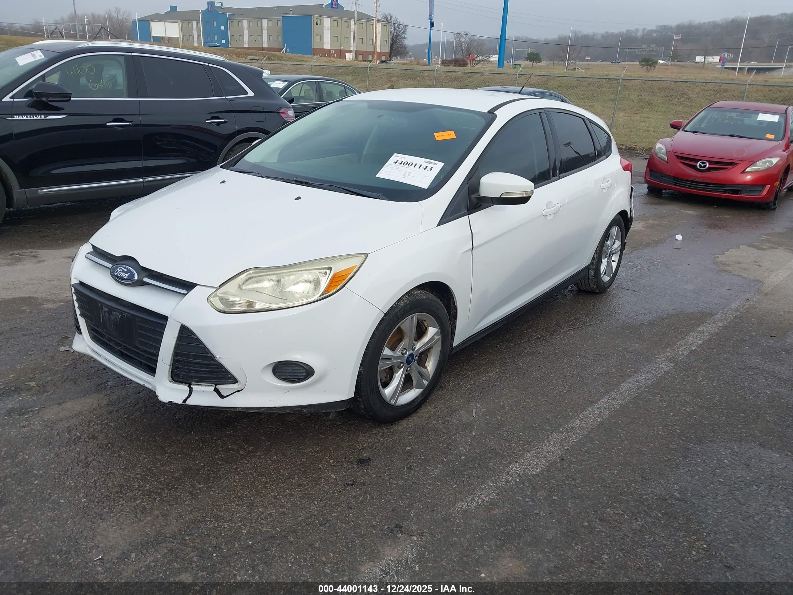 FORD FOCUS image 2