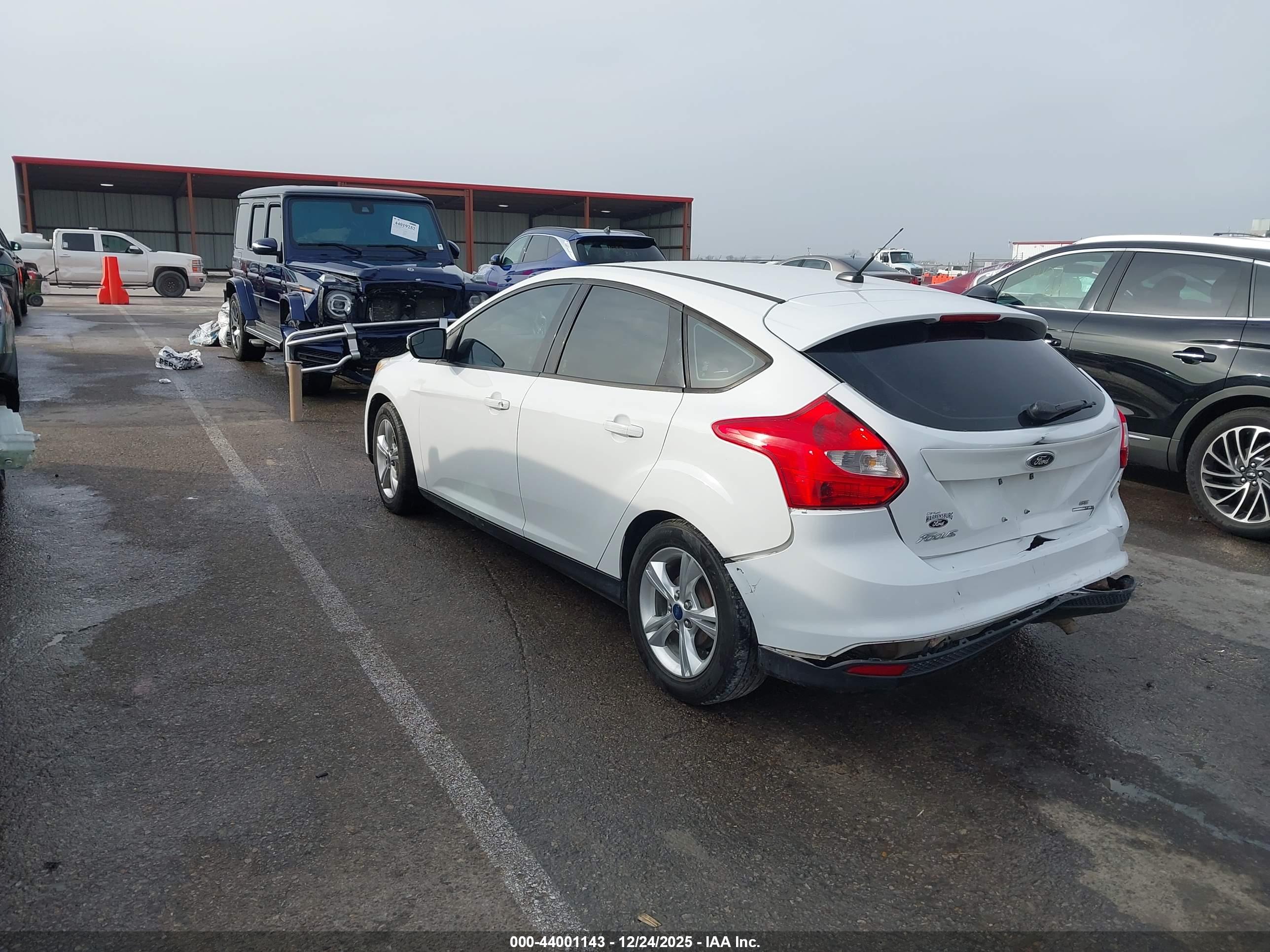 FORD FOCUS image 3