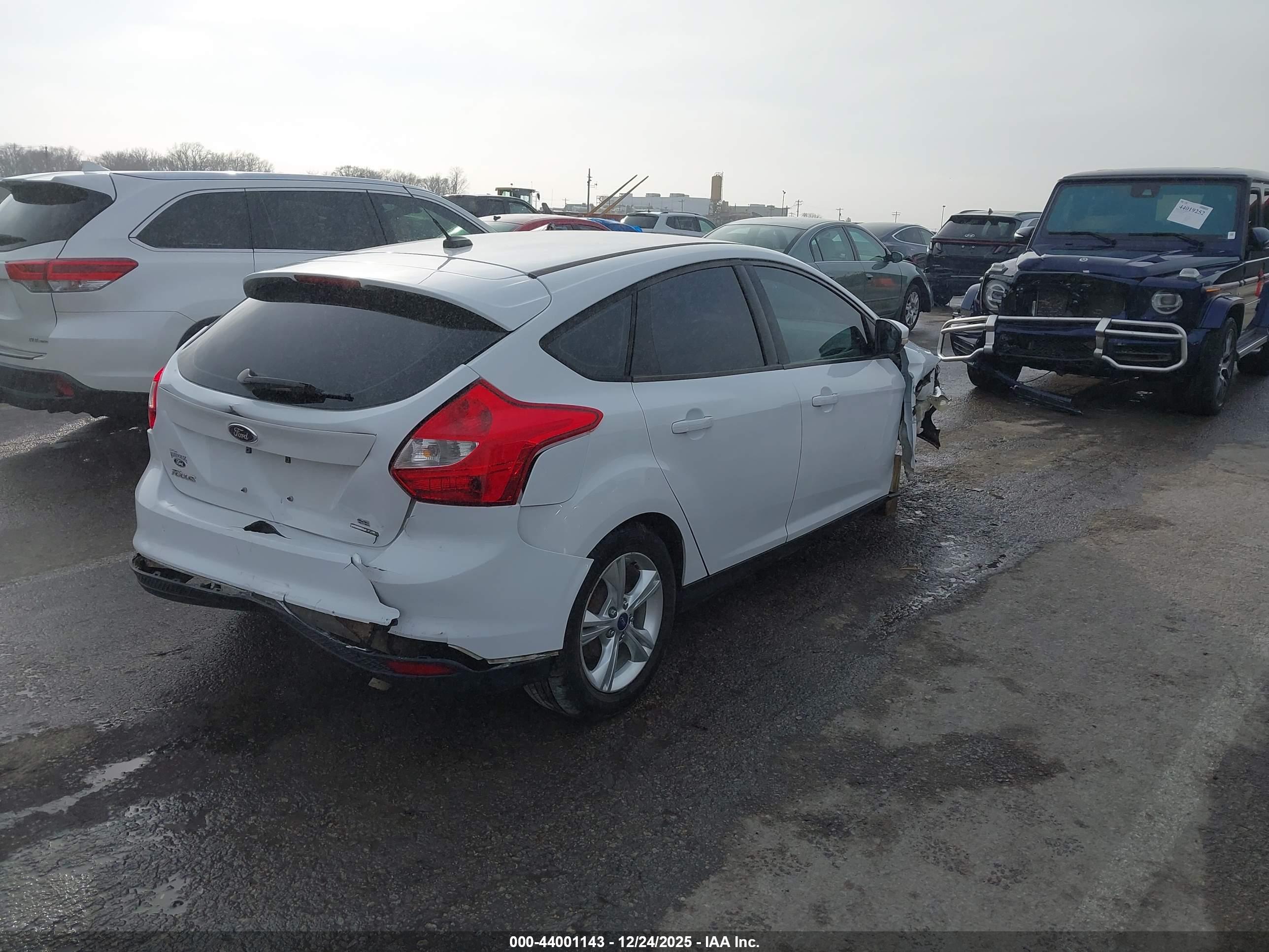 FORD FOCUS image 4