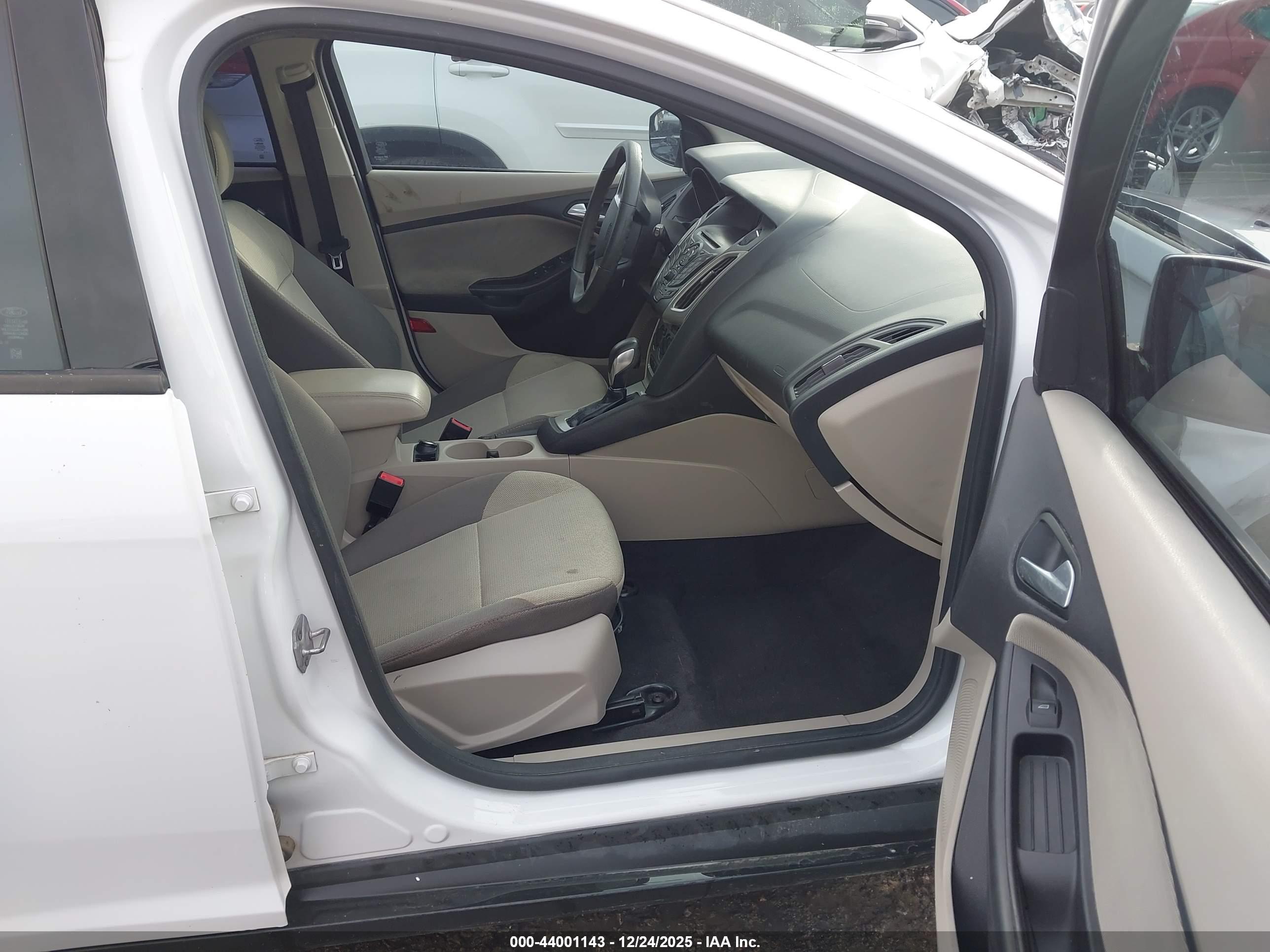 FORD FOCUS image 5