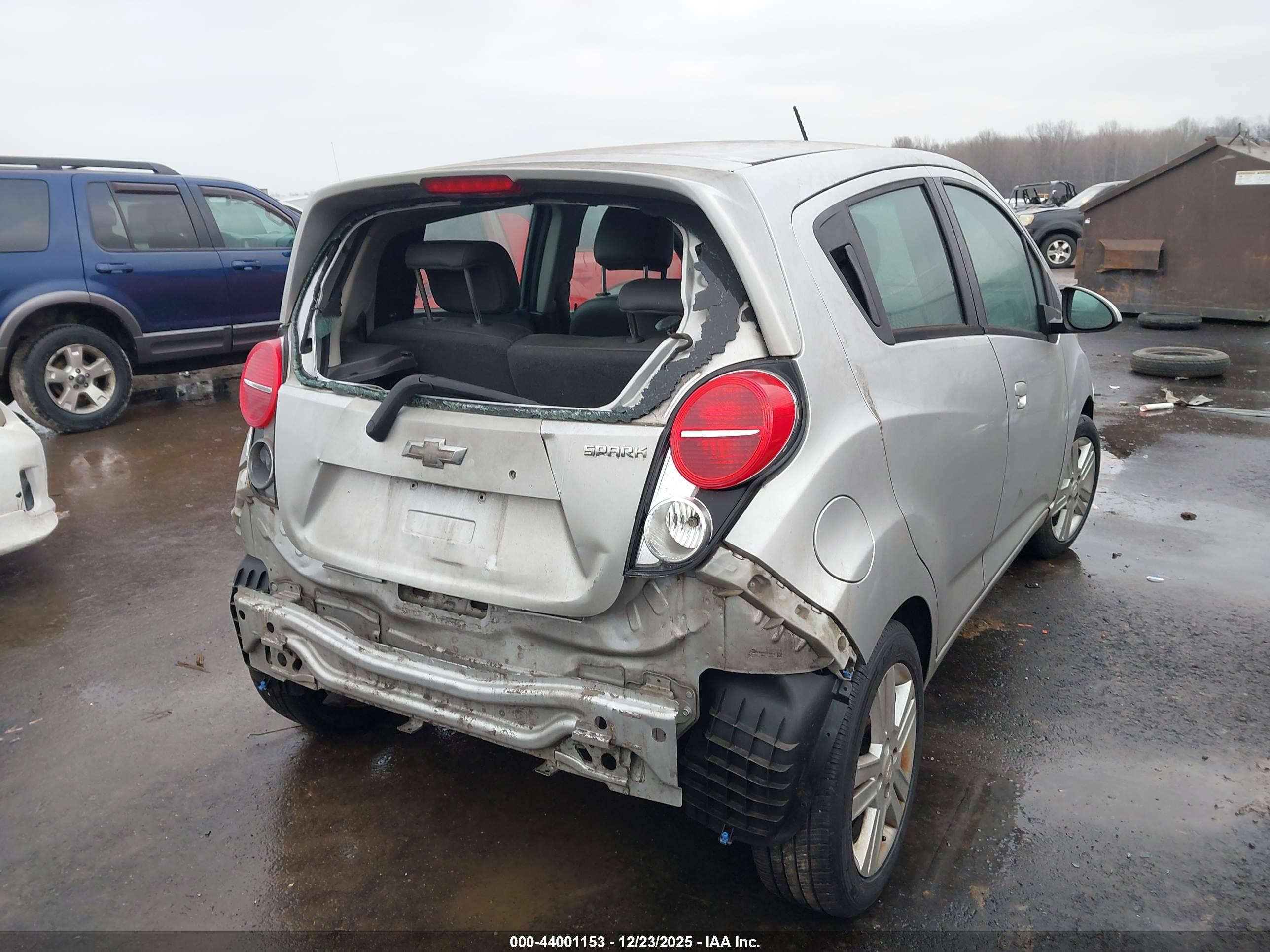 CHEVROLET SPARK image 4