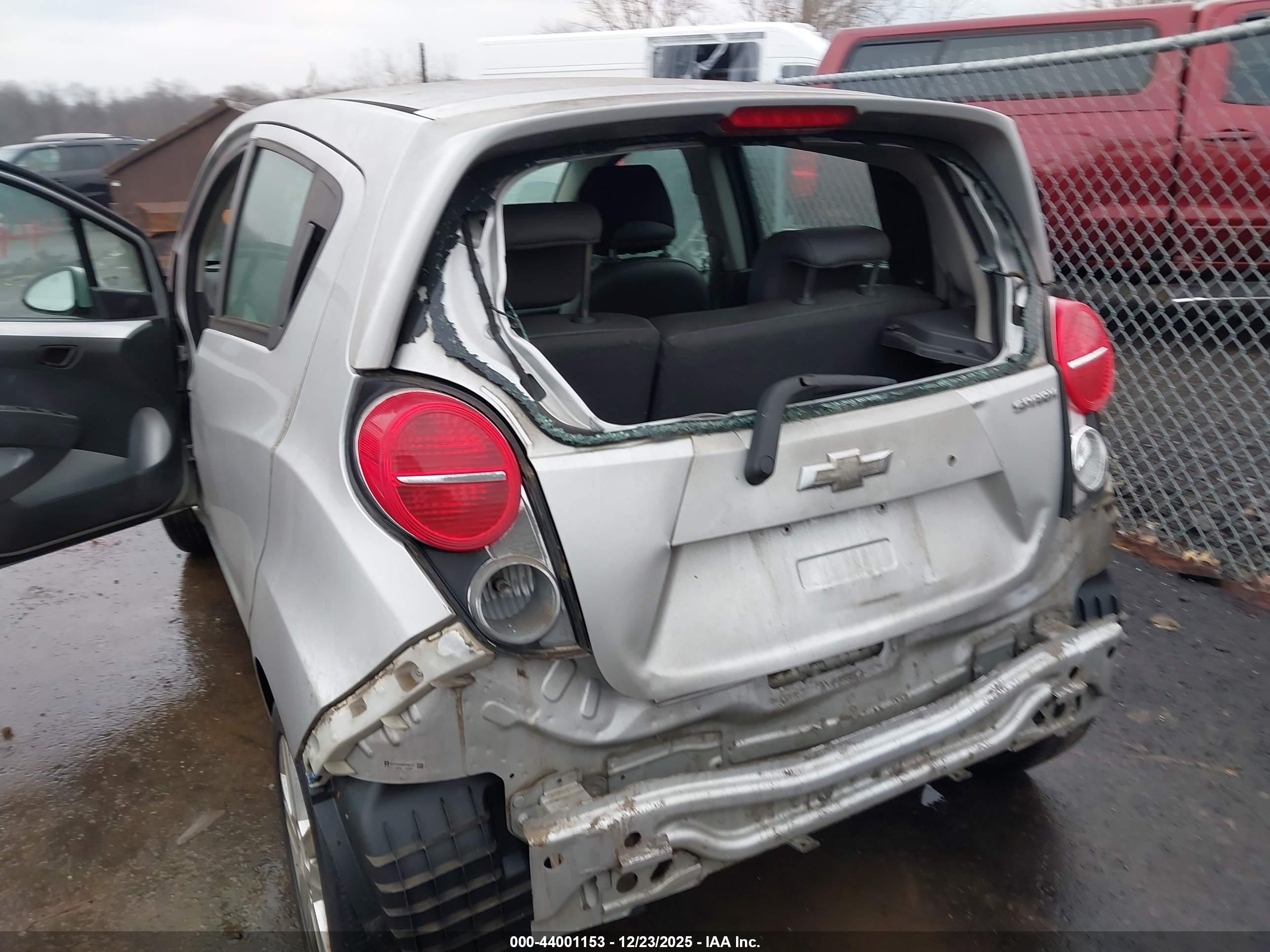 CHEVROLET SPARK image 6