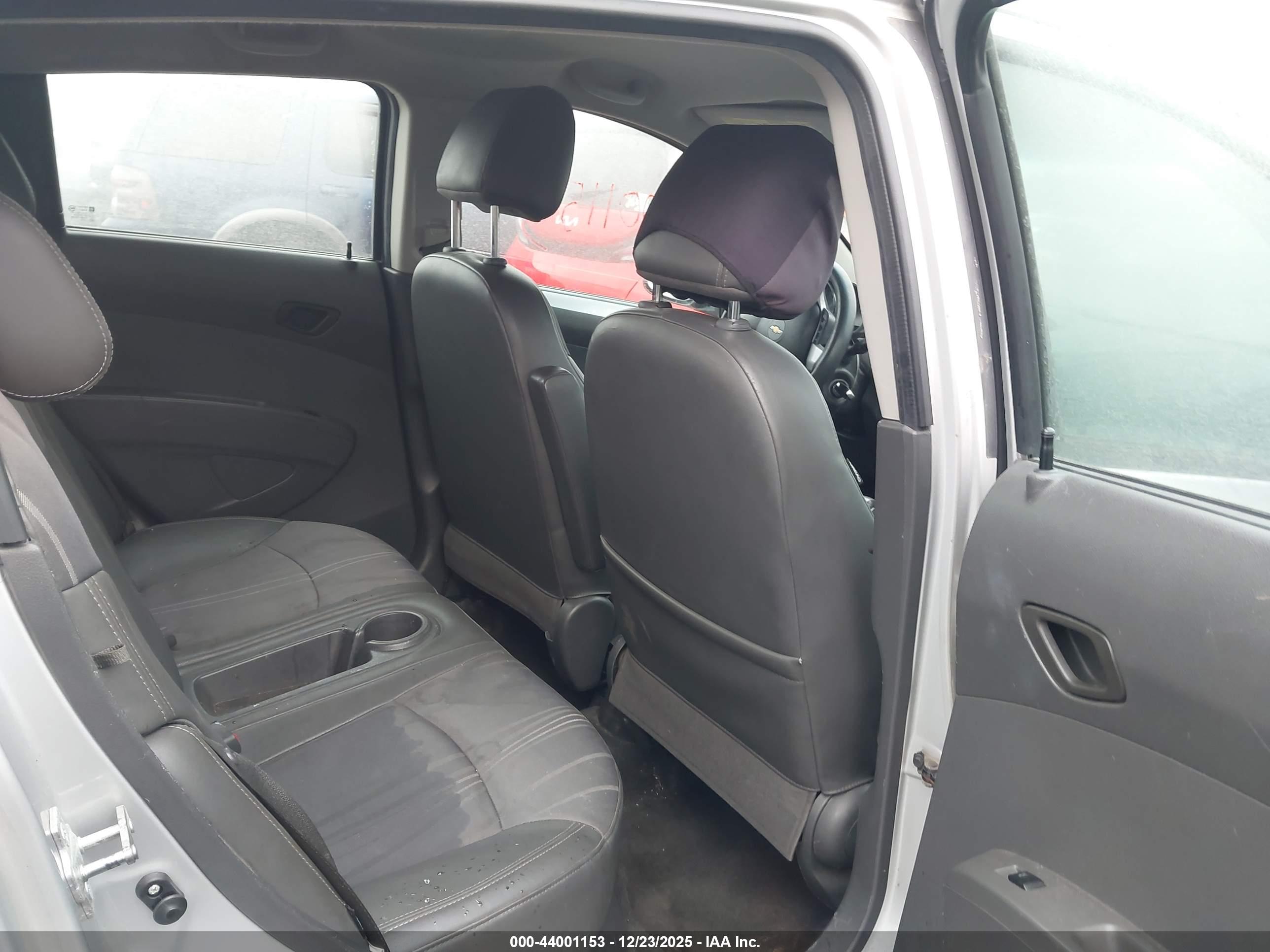 CHEVROLET SPARK image 8