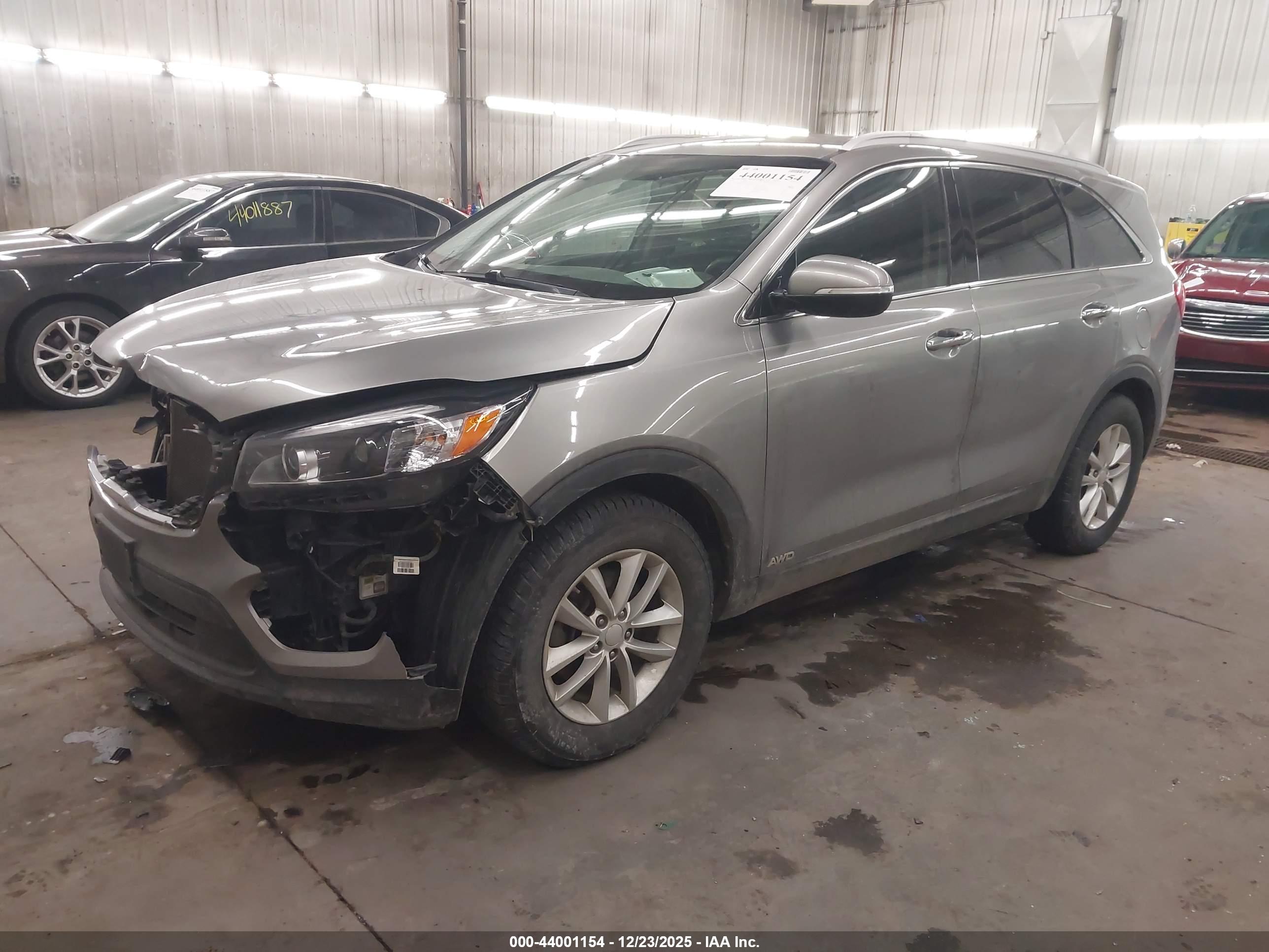 KIA SORENTO image 2