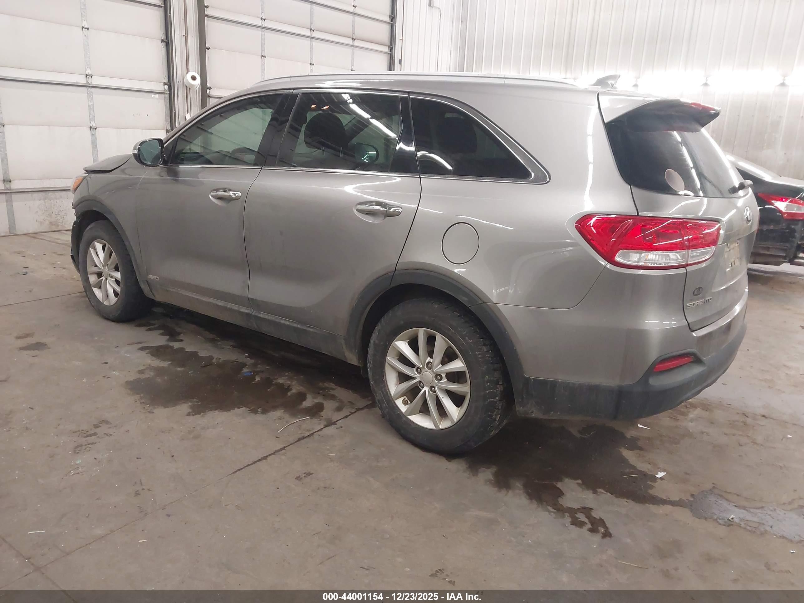 KIA SORENTO image 3