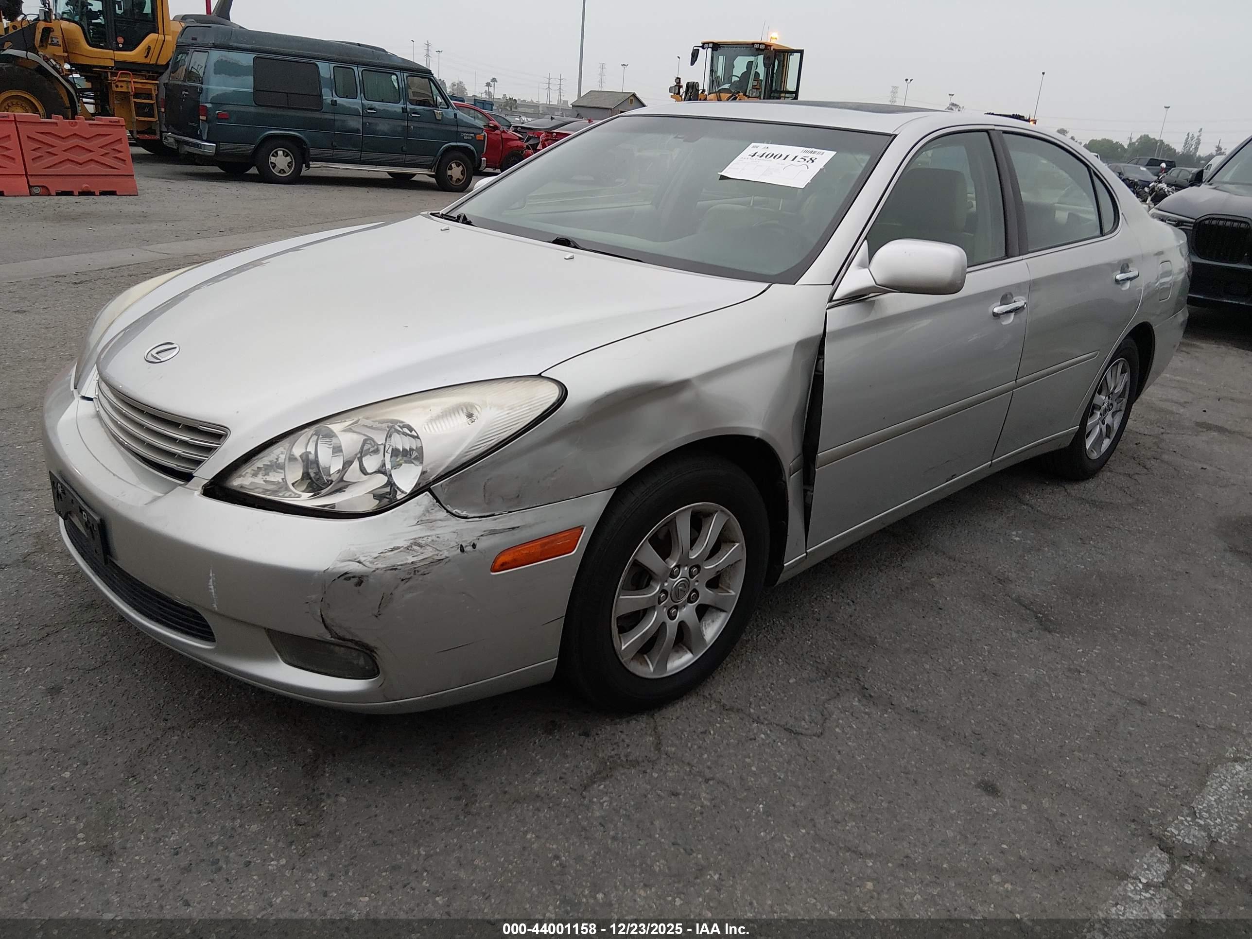 LEXUS ES image 2