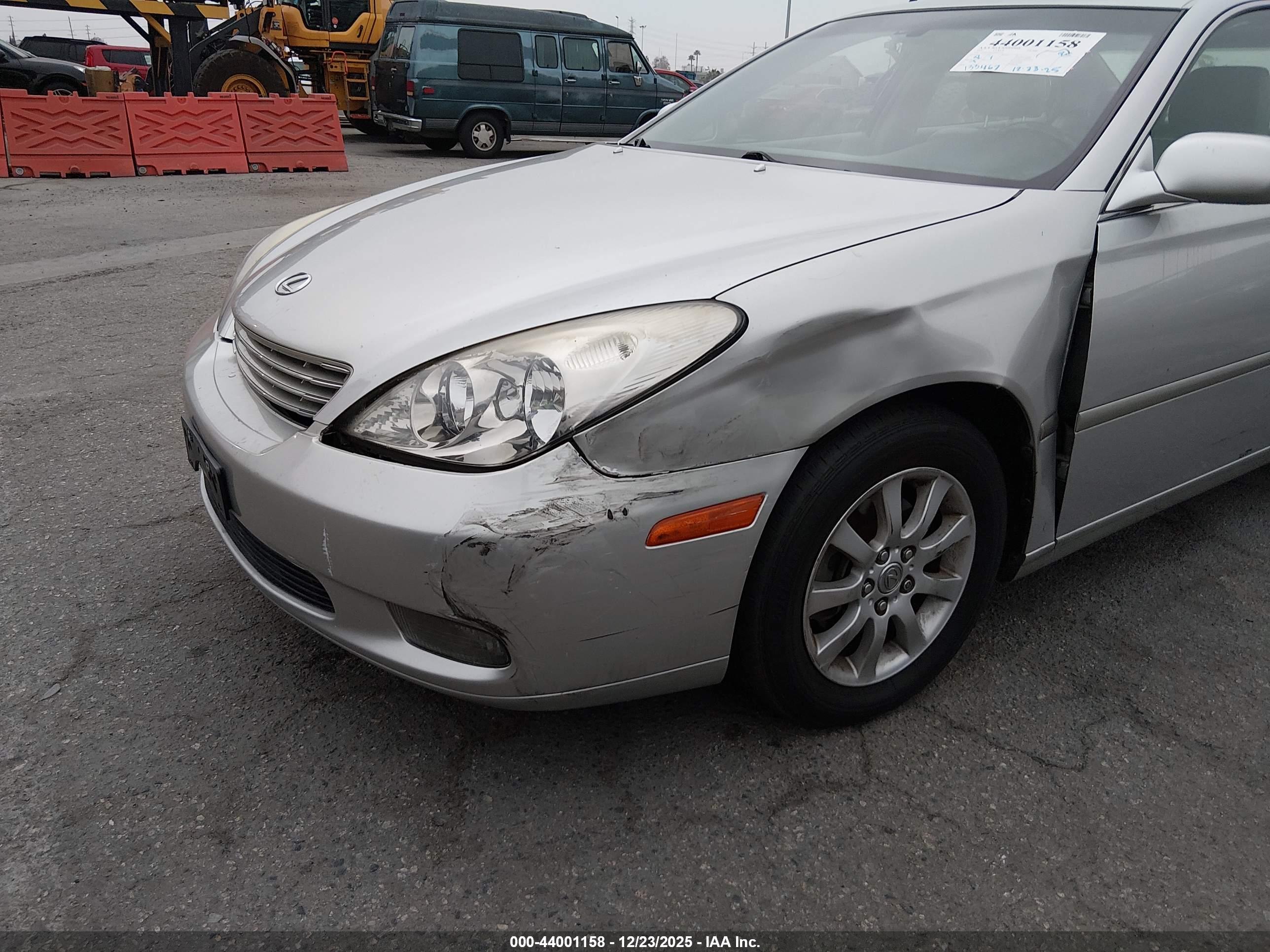 LEXUS ES image 6