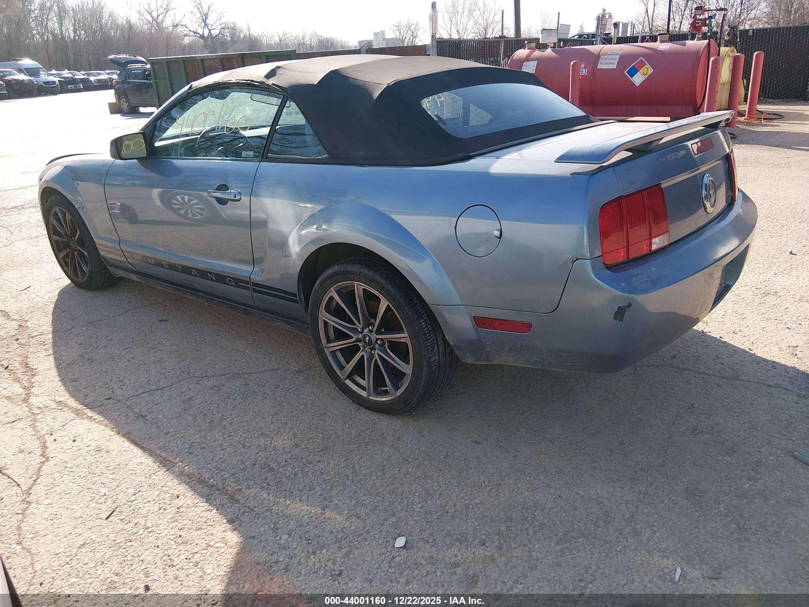 FORD MUSTANG image 3