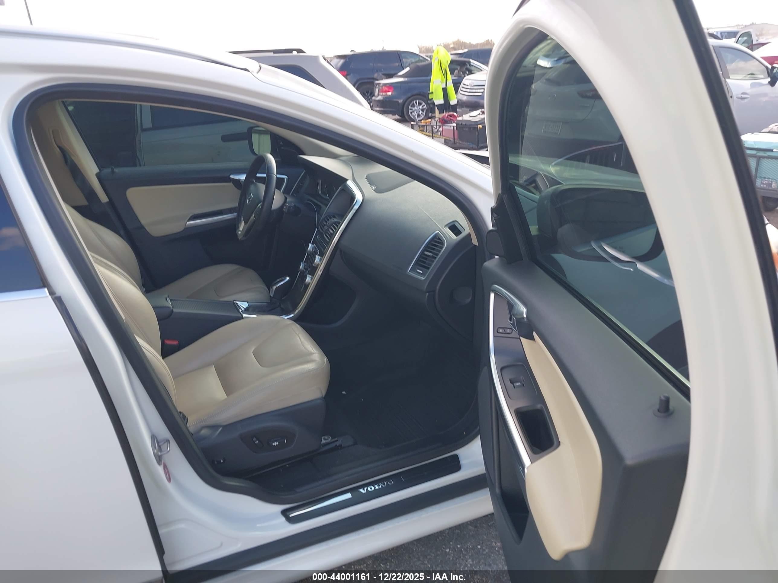 VOLVO XC60 image 5