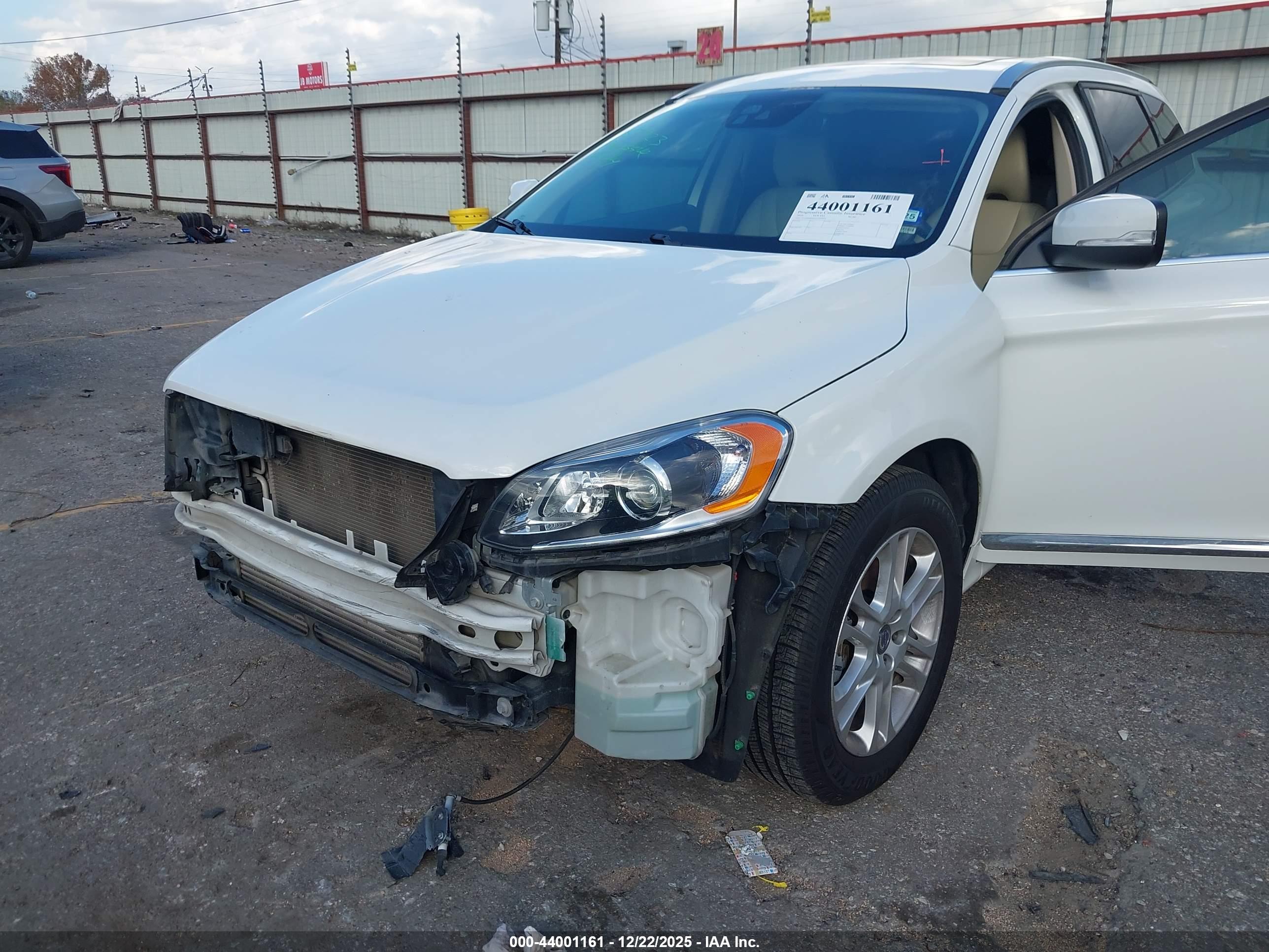 VOLVO XC60 image 6