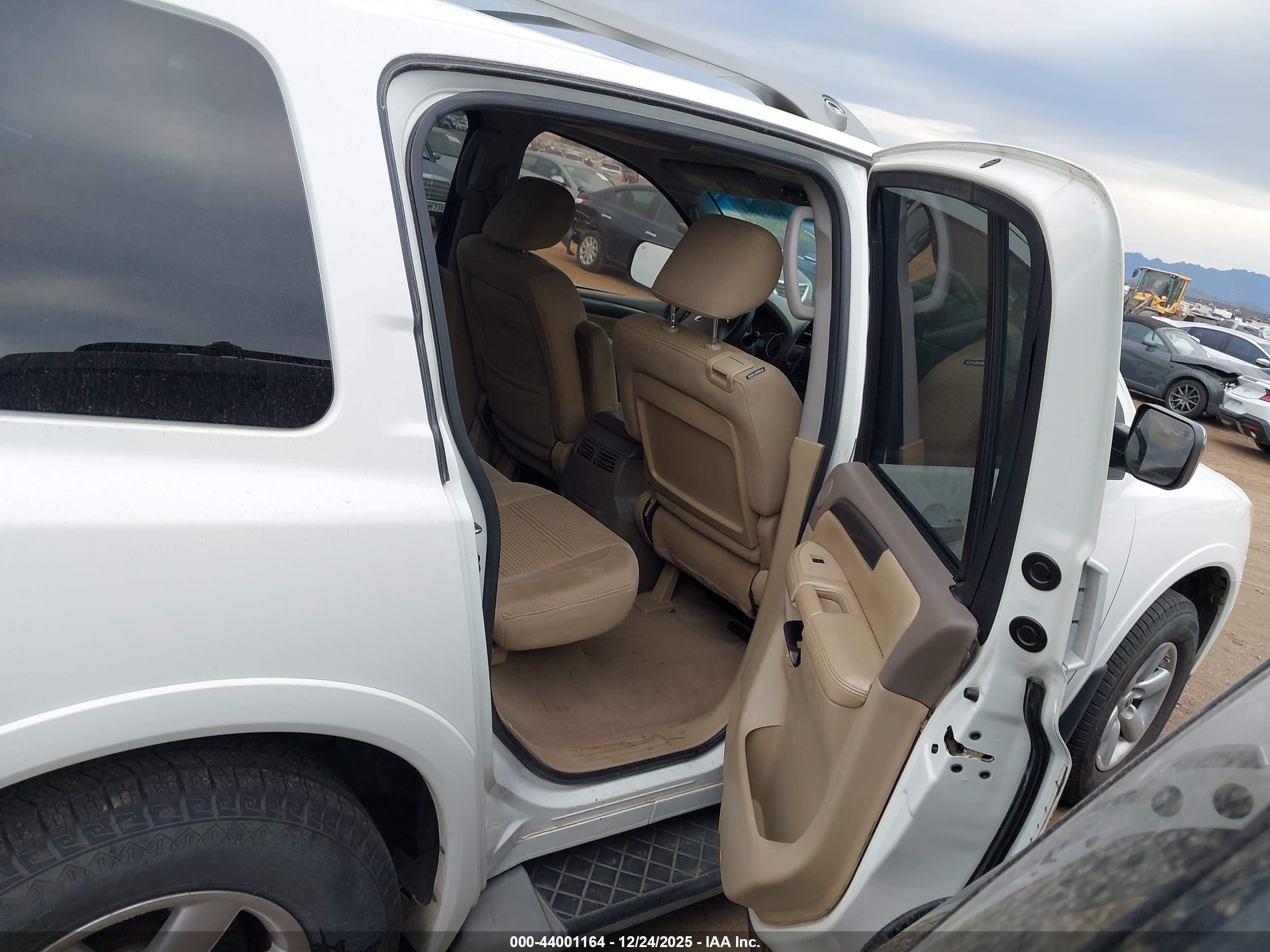 NISSAN ARMADA image 8