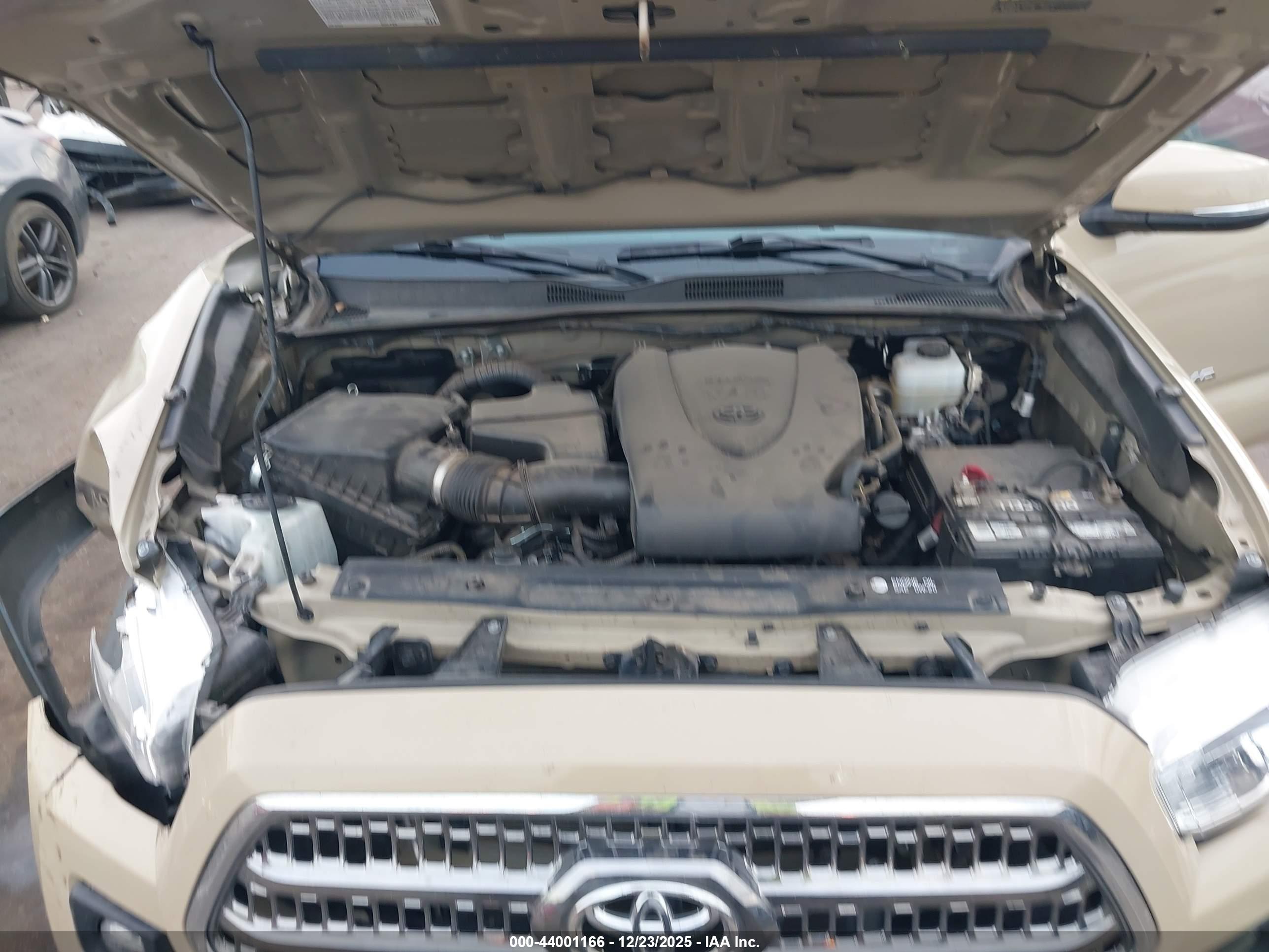 TOYOTA TACOMA image 10