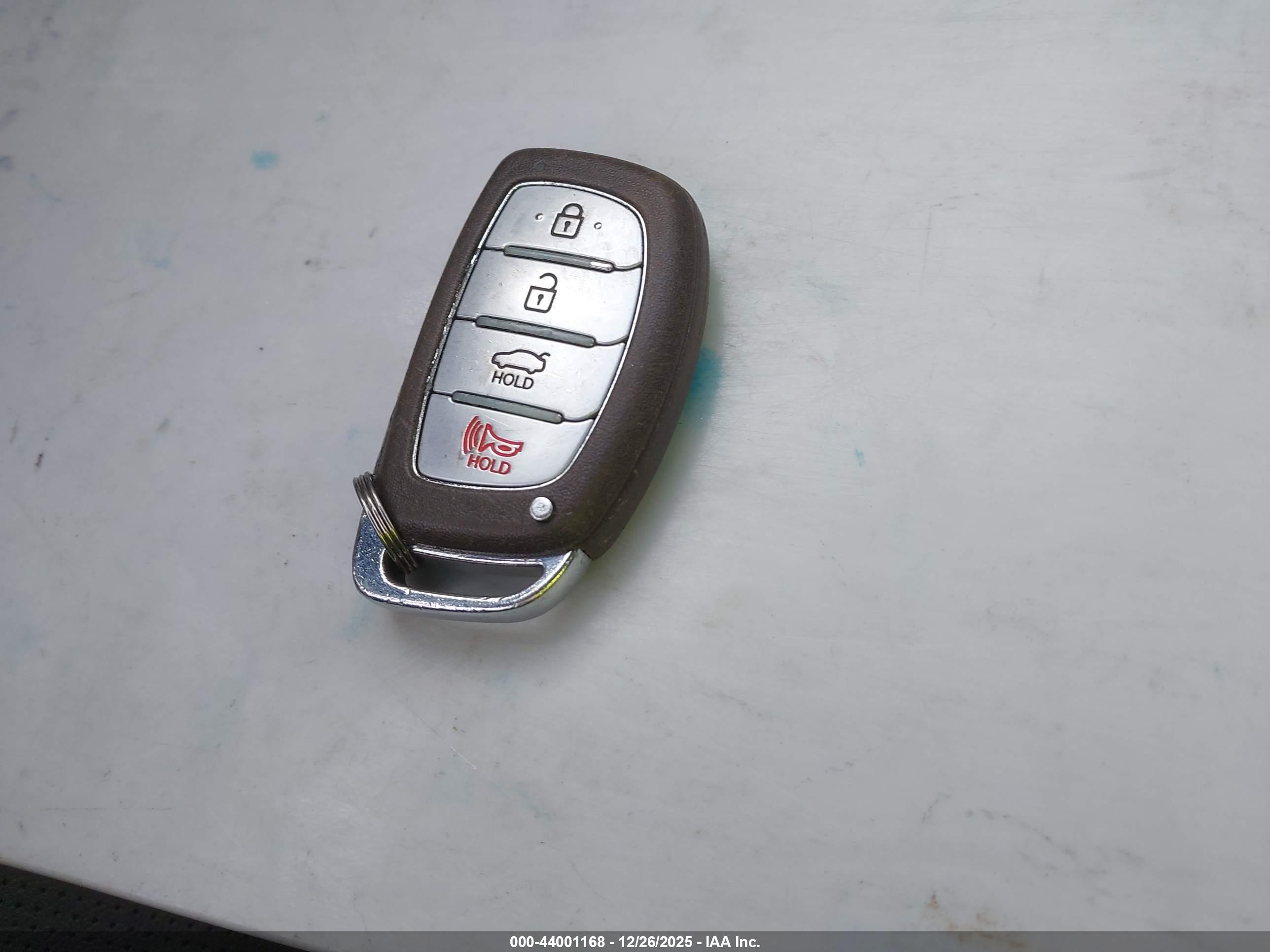 HYUNDAI ELANTRA image 11