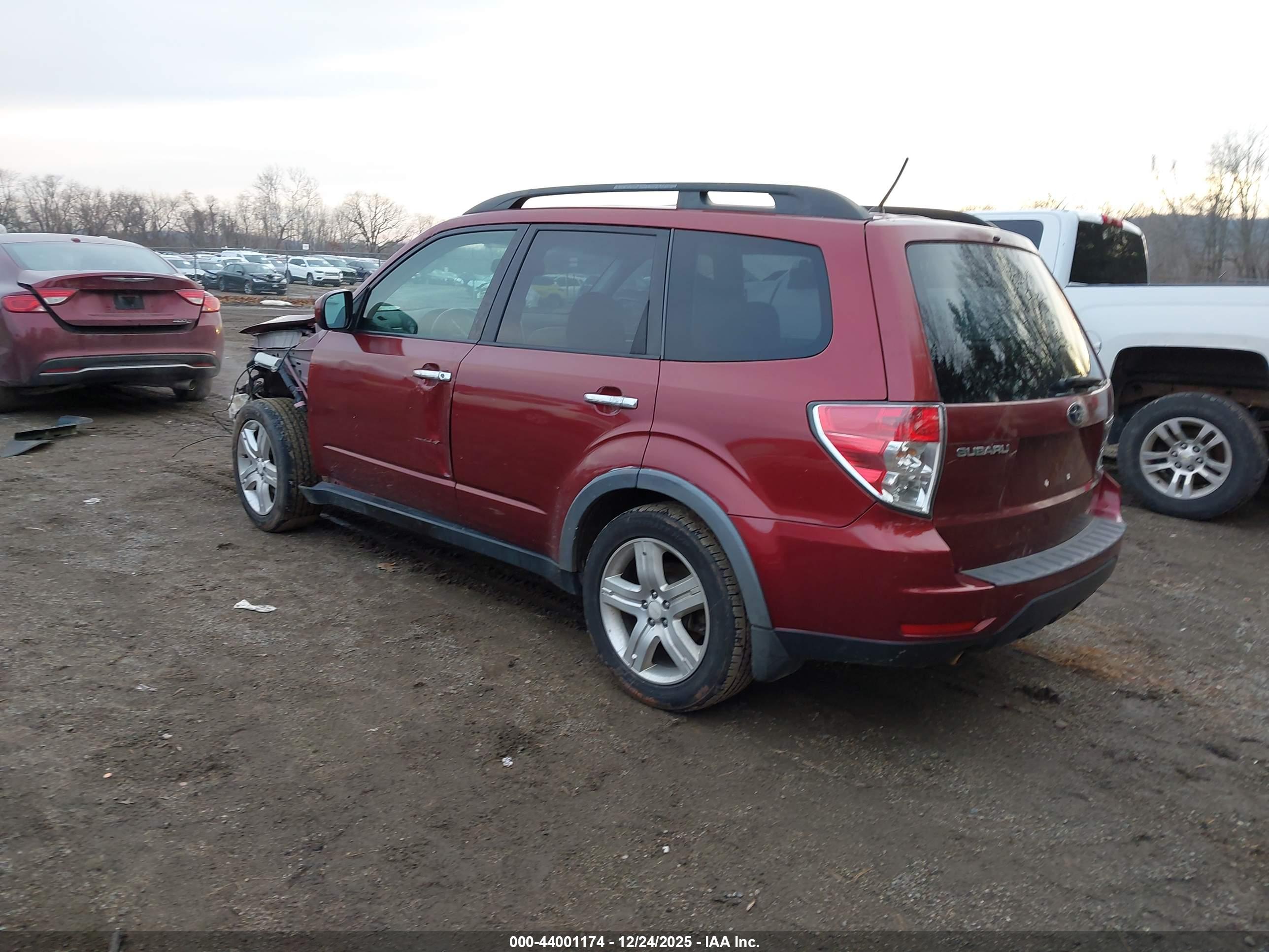 SUBARU FORESTER image 3