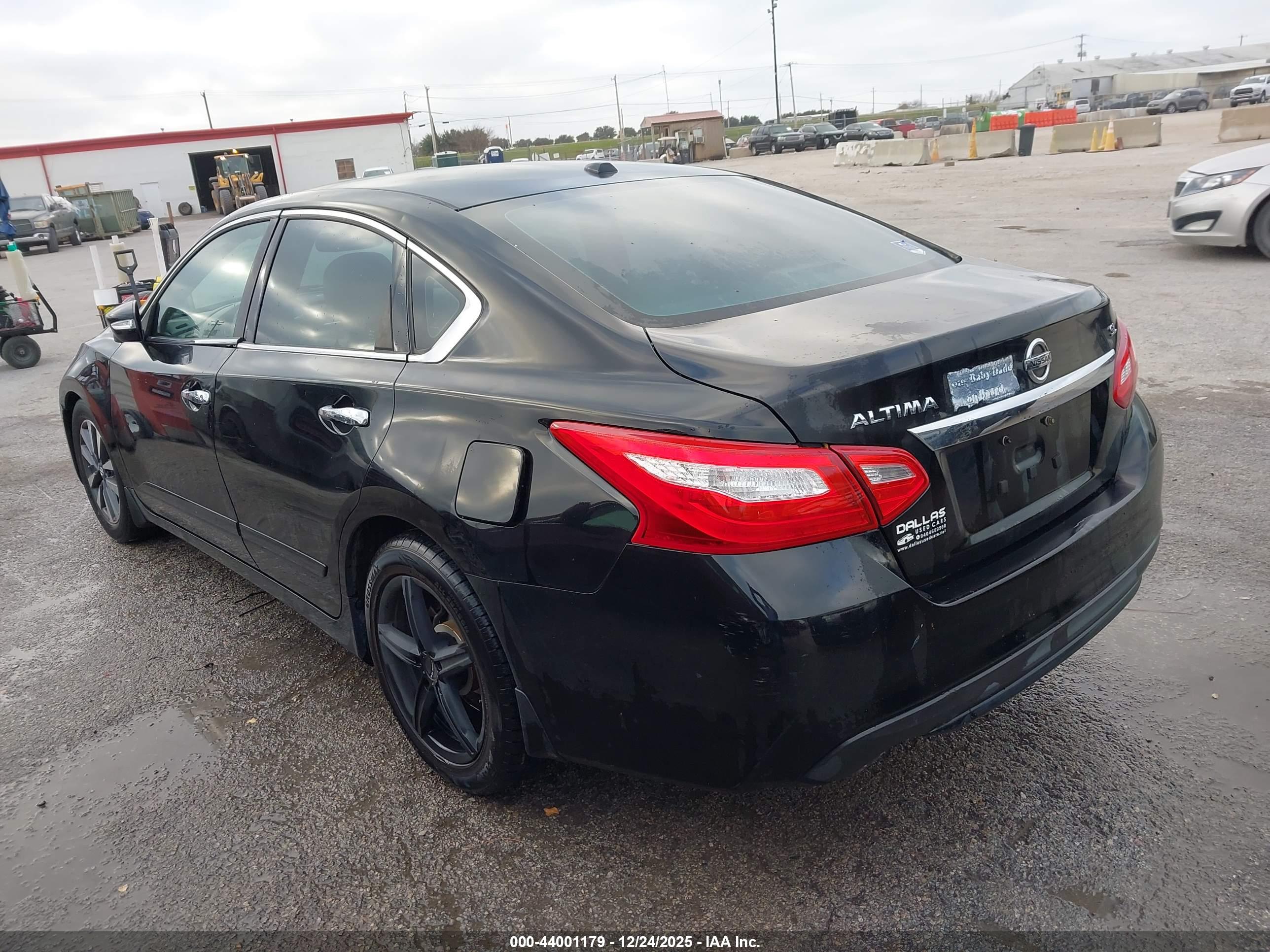 NISSAN ALTIMA image 3