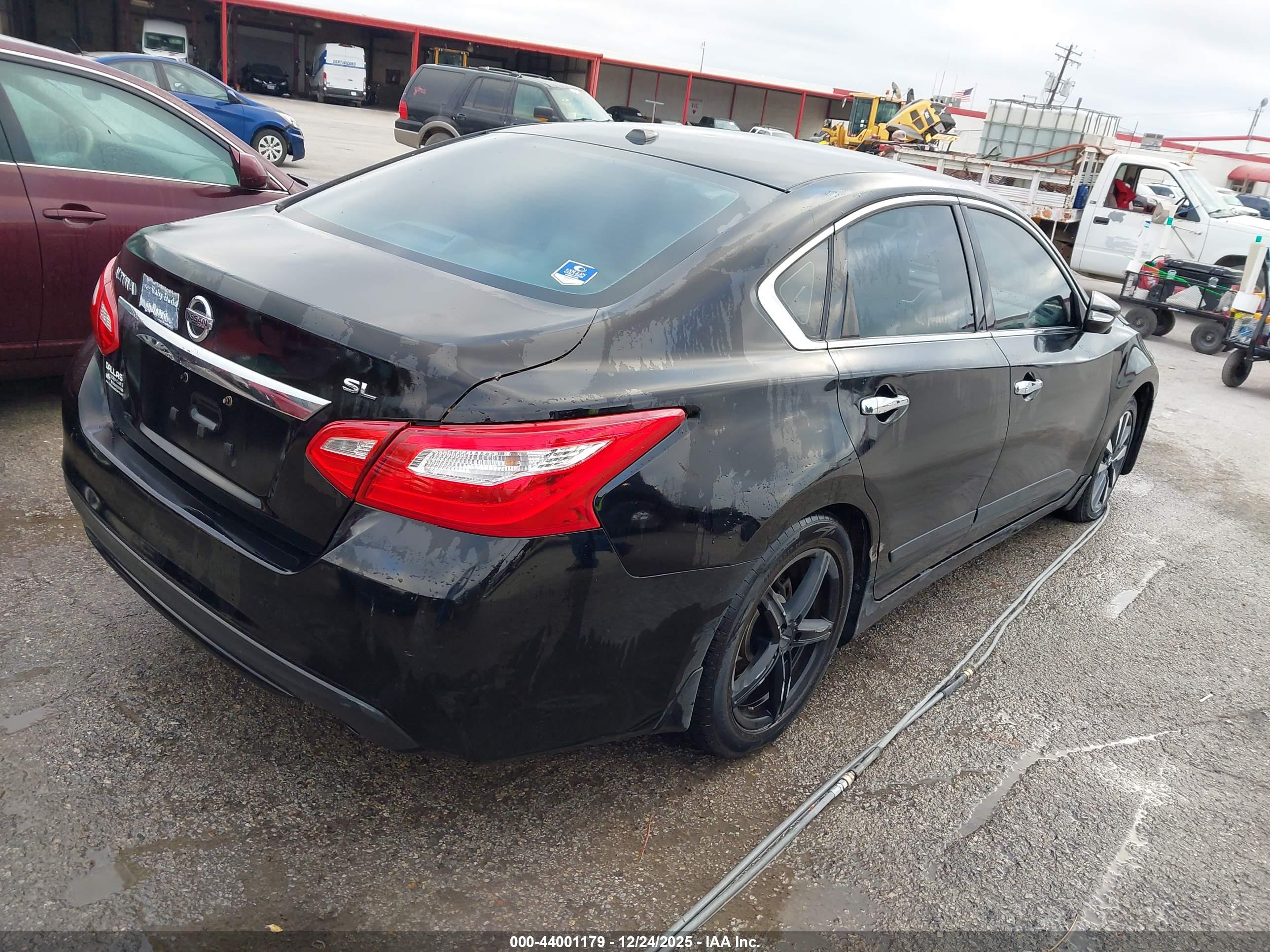 NISSAN ALTIMA image 4