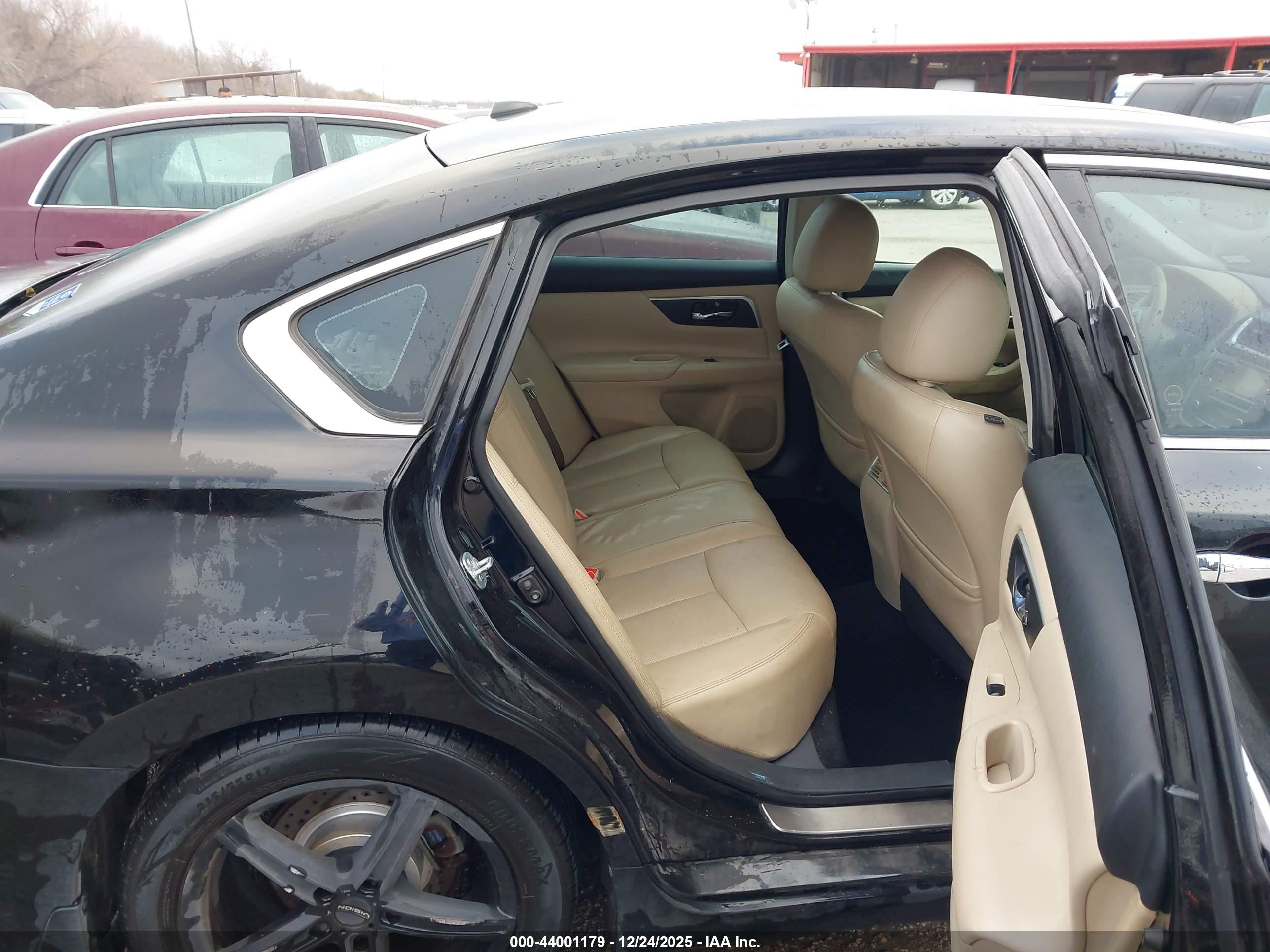 NISSAN ALTIMA image 8