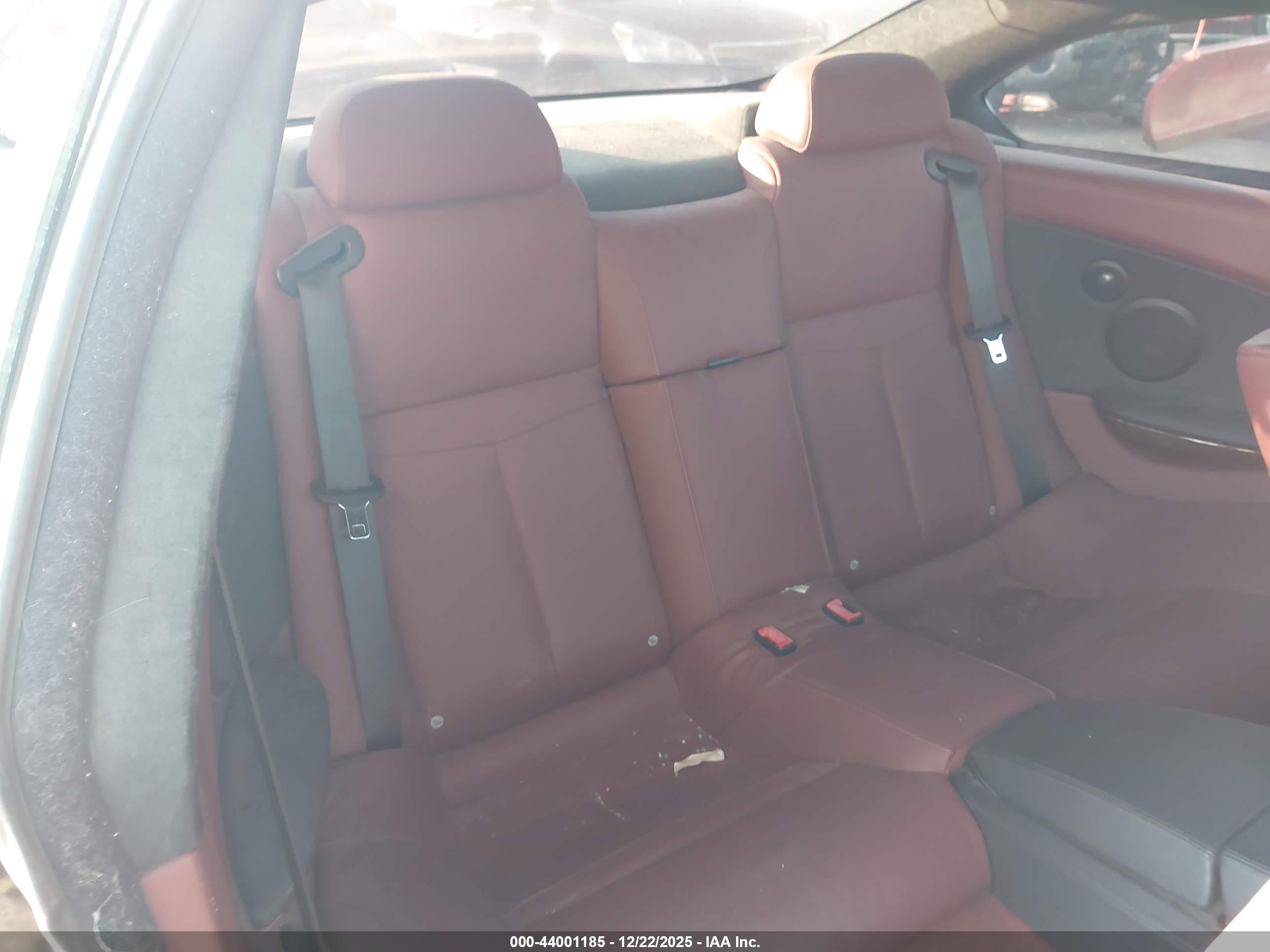 BMW 650I image 8