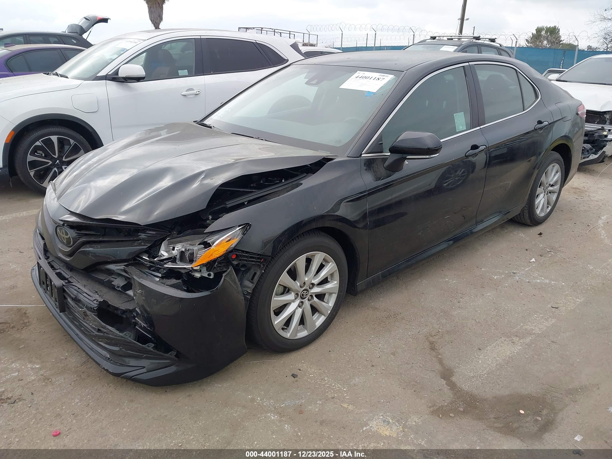 TOYOTA CAMRY image 2