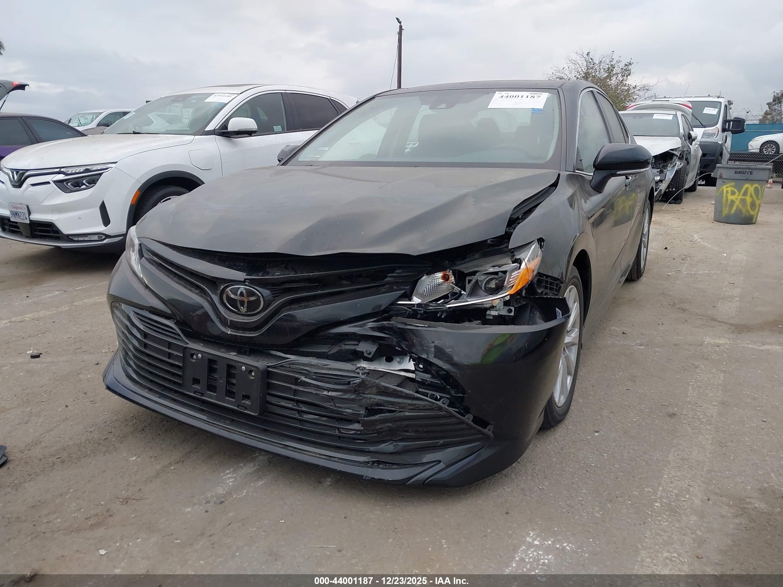 TOYOTA CAMRY image 6