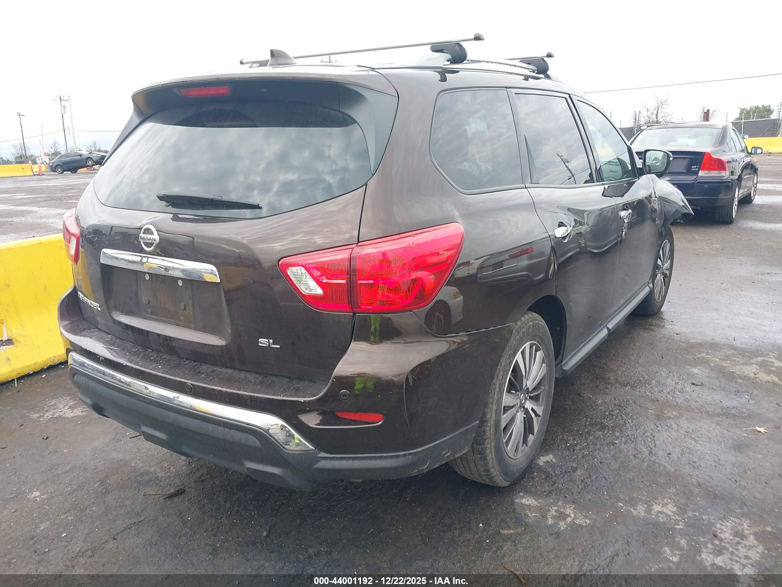 NISSAN PATHFINDER image 4