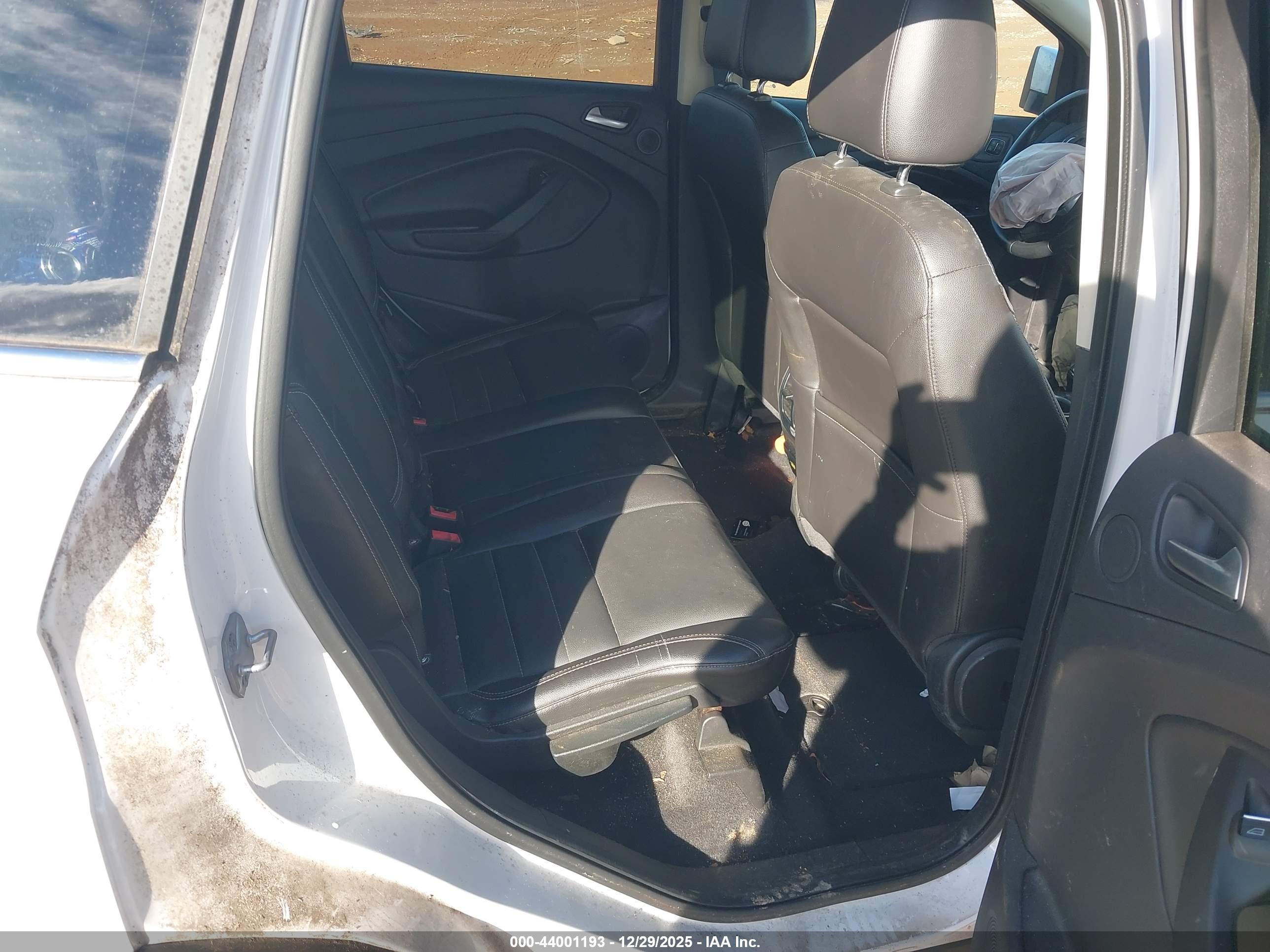 FORD ESCAPE image 8
