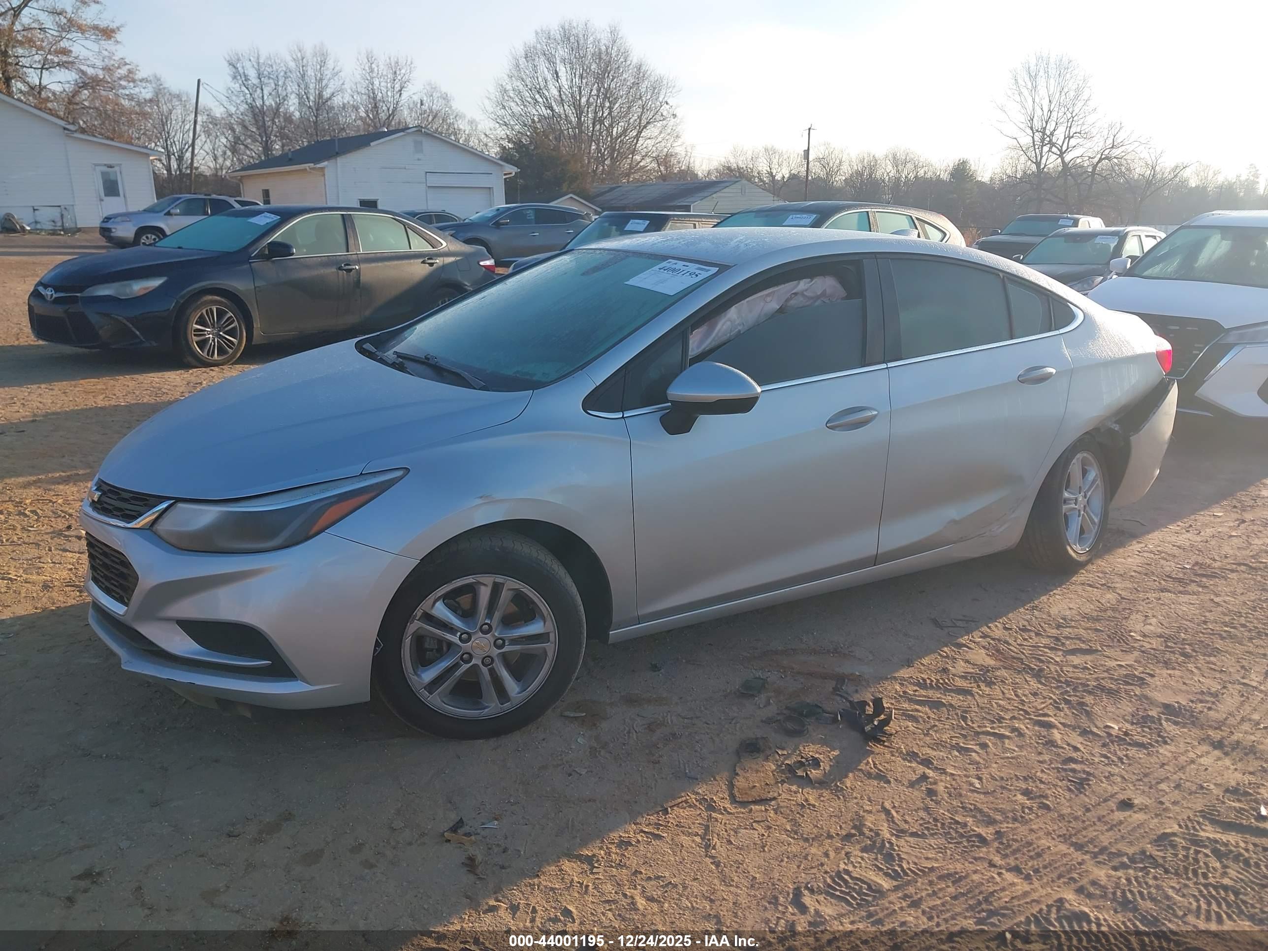 CHEVROLET CRUZE image 2