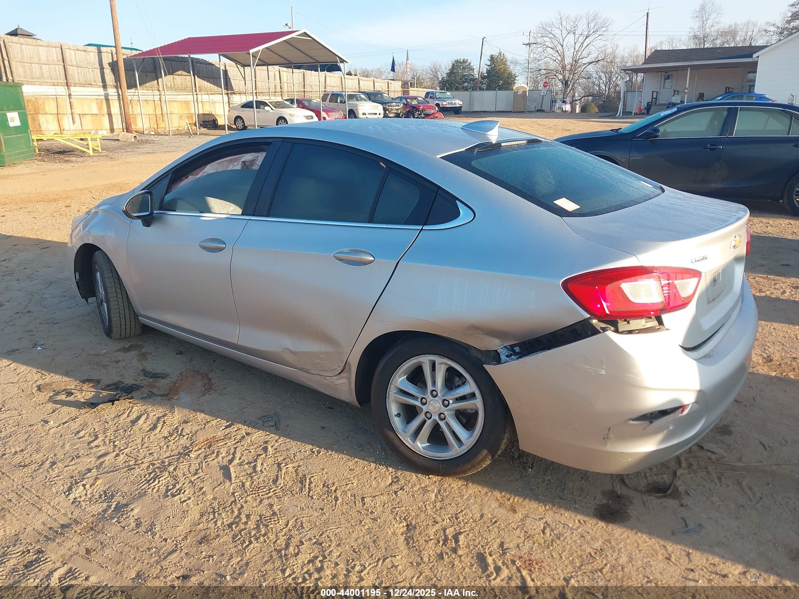 CHEVROLET CRUZE image 3